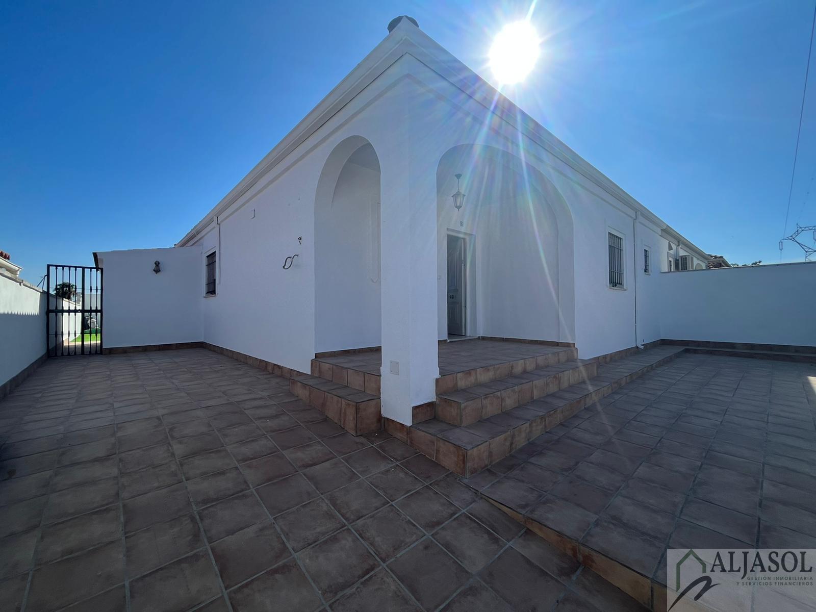 For sale of house in Salteras