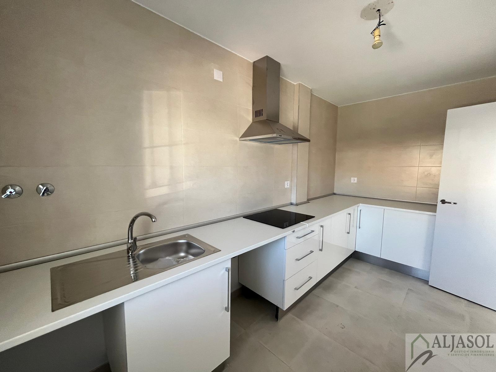 For sale of house in Salteras