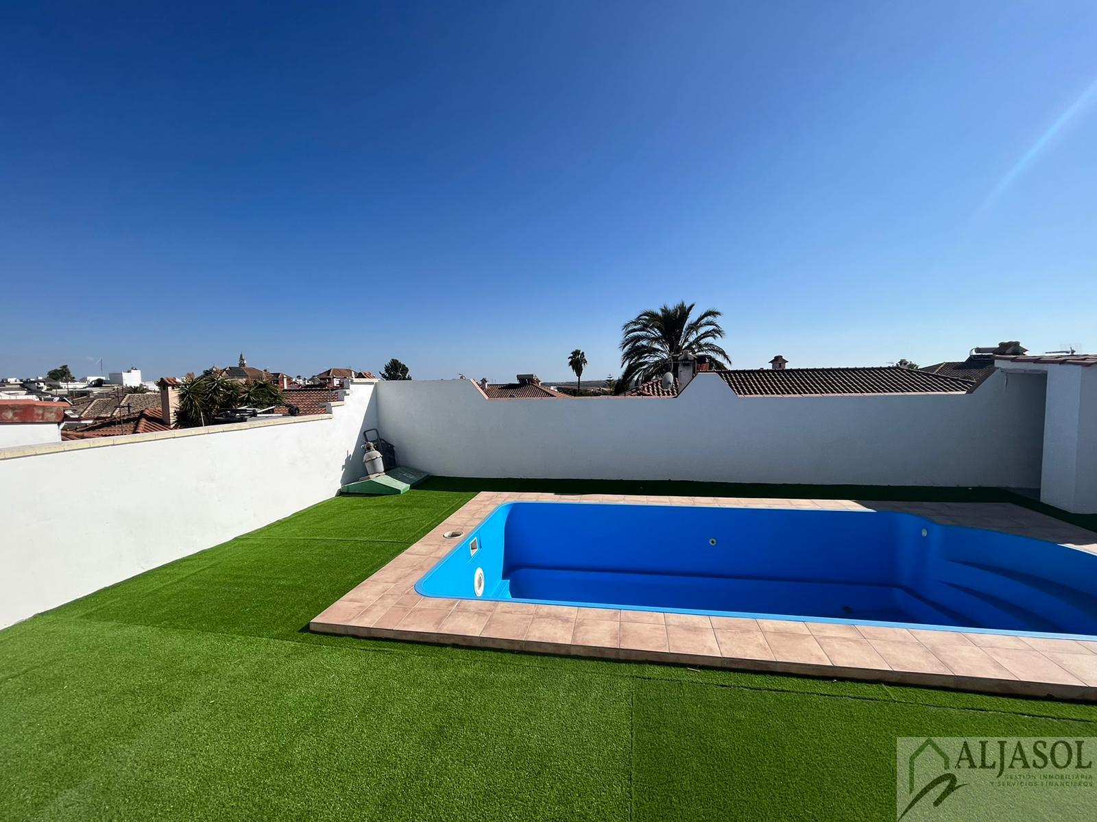 For sale of house in Salteras