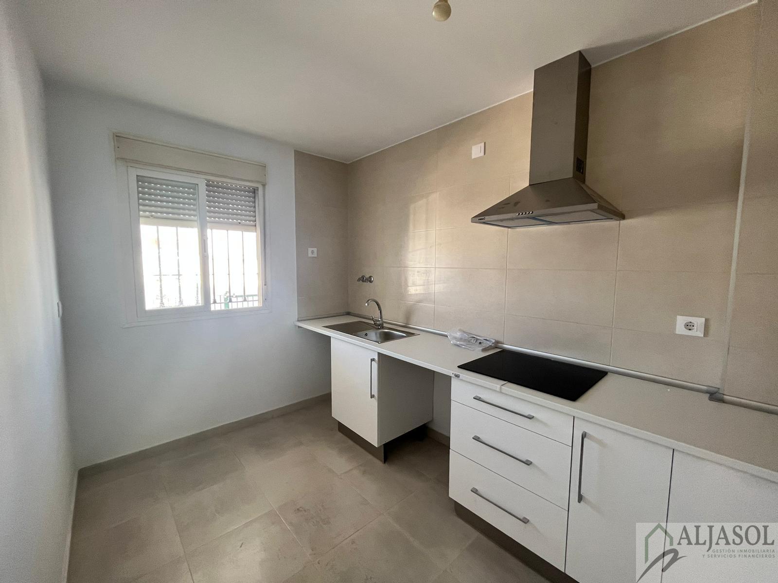 For sale of house in Salteras