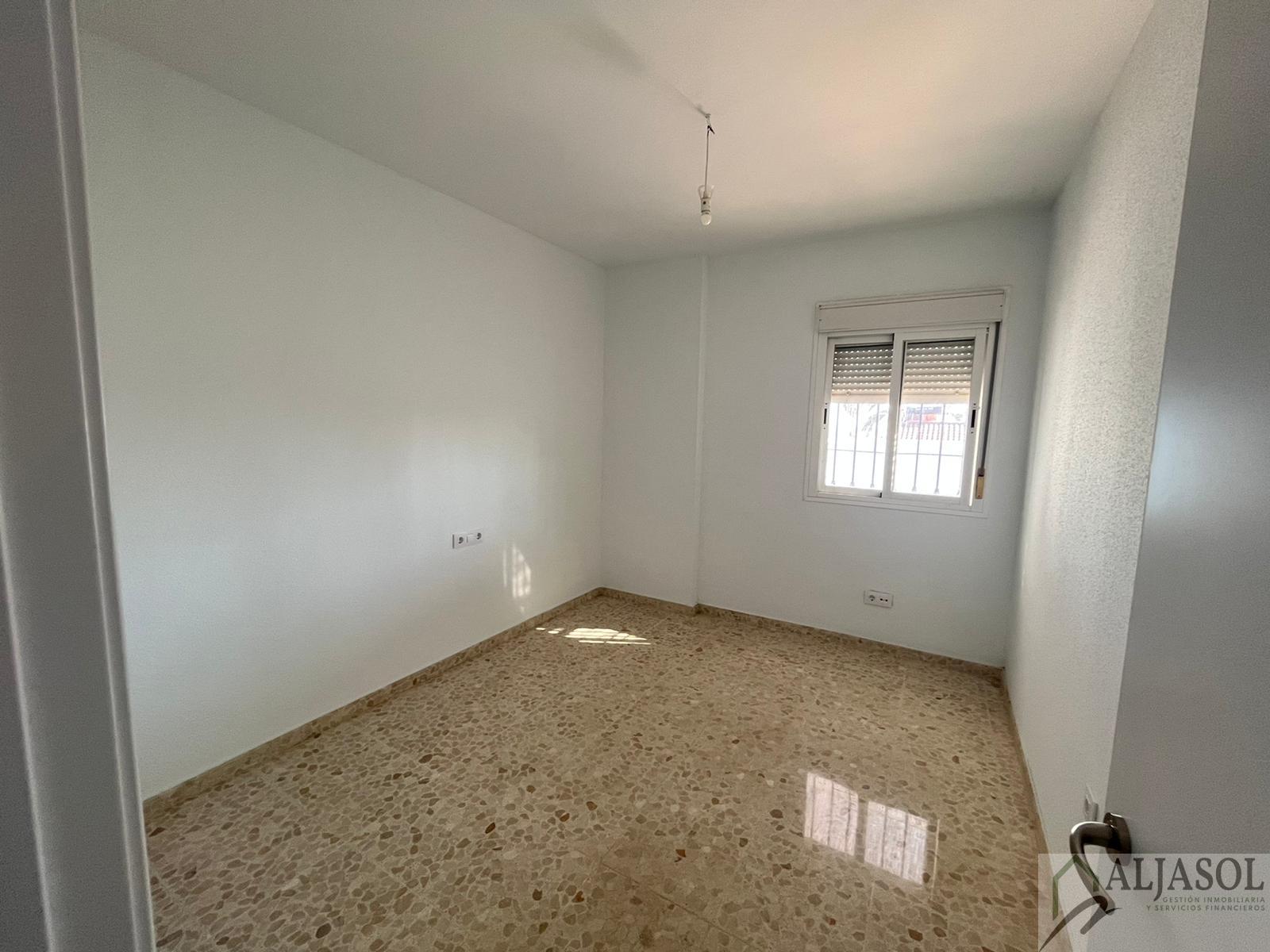 For sale of house in Salteras
