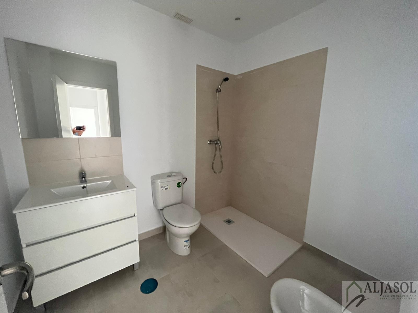For sale of house in Salteras