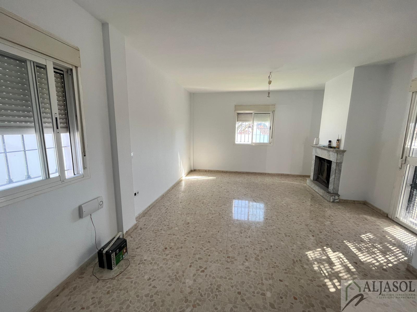 For sale of house in Salteras