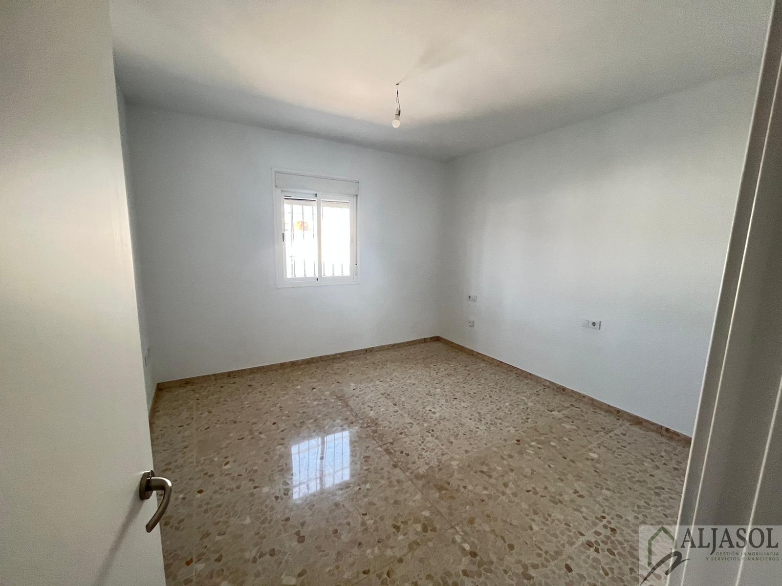 For sale of house in Salteras
