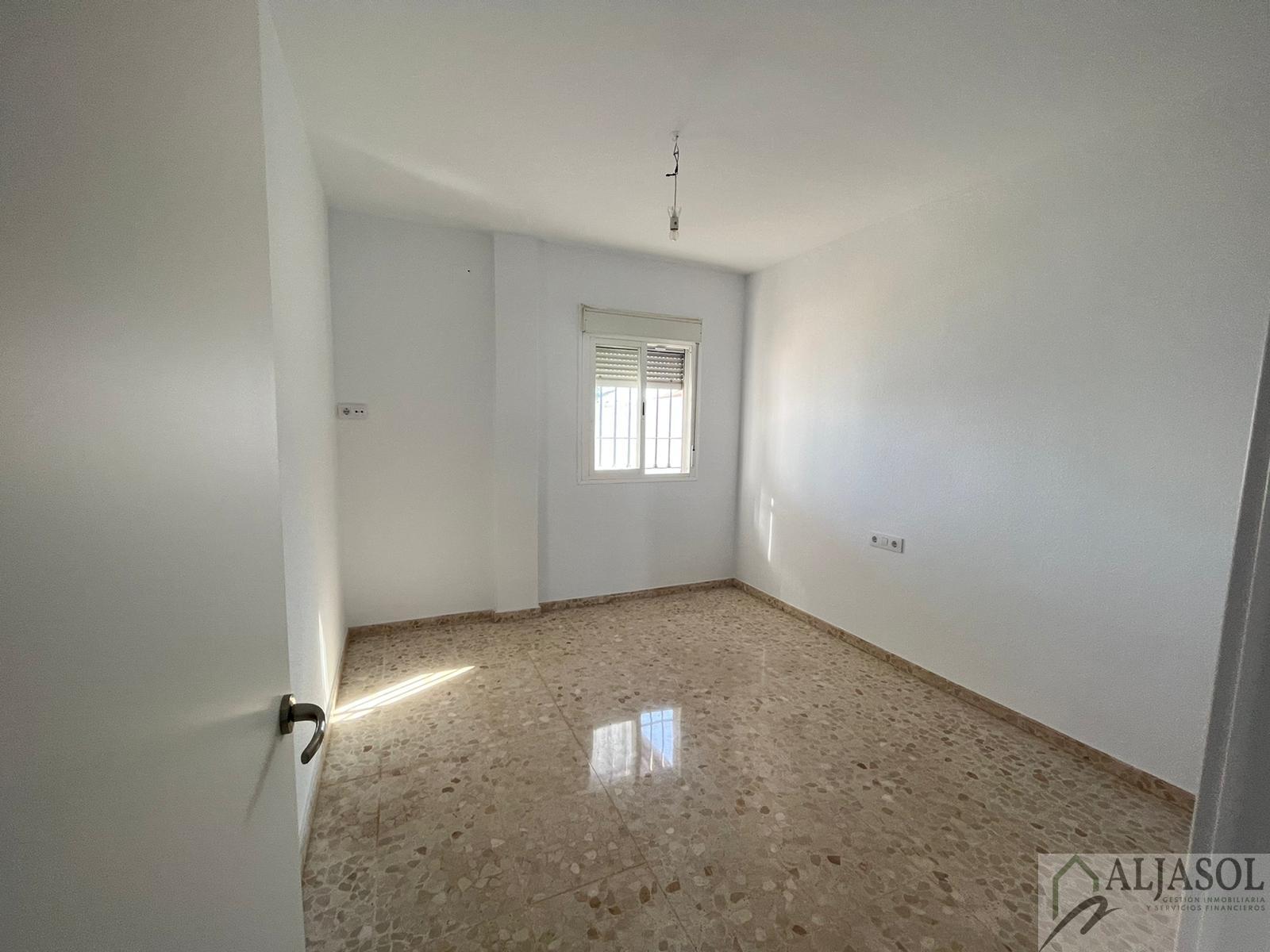 For sale of house in Salteras