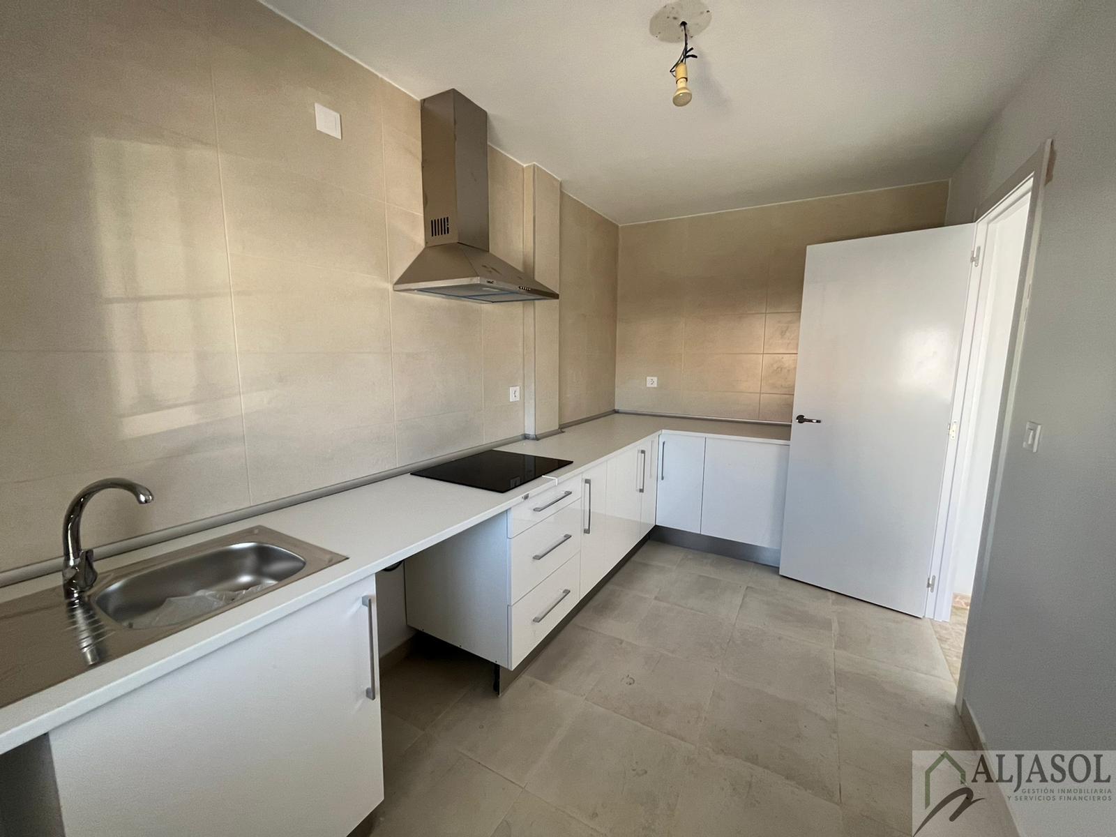 For sale of house in Salteras