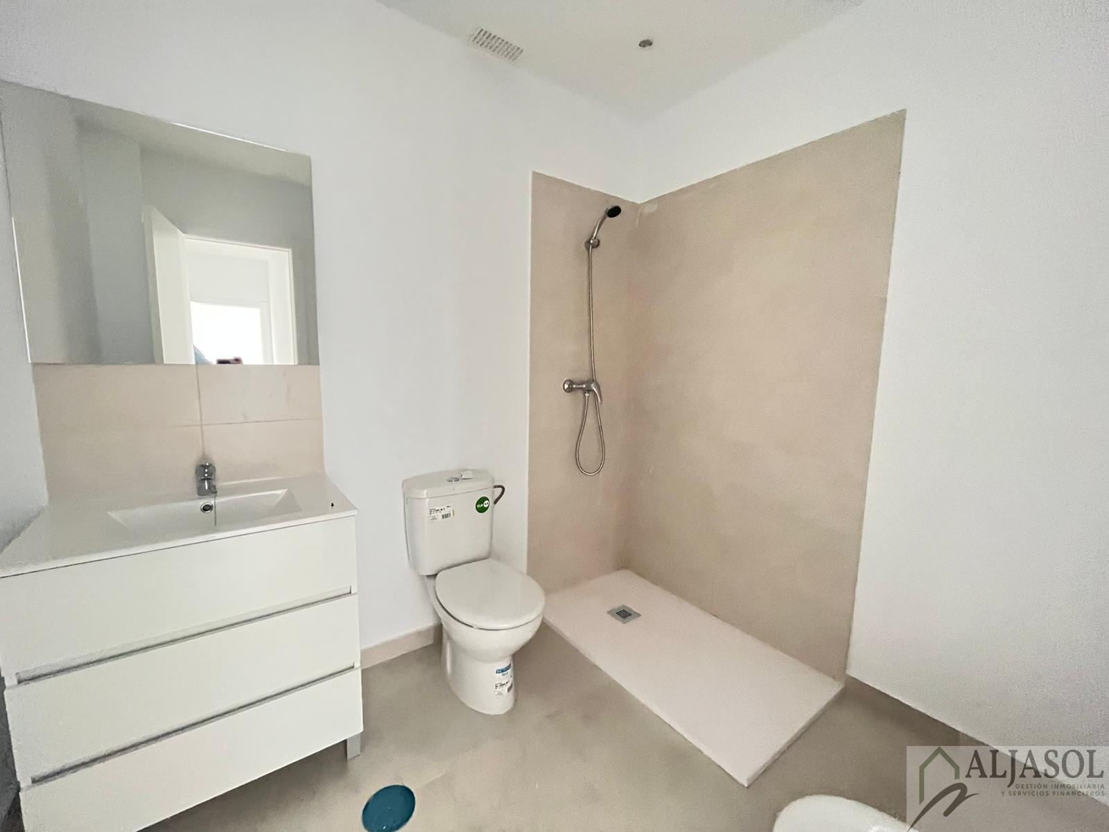 For sale of house in Salteras