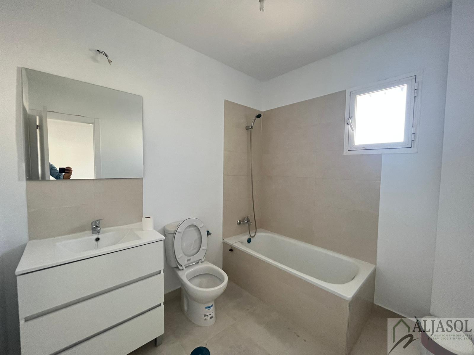 For sale of house in Salteras