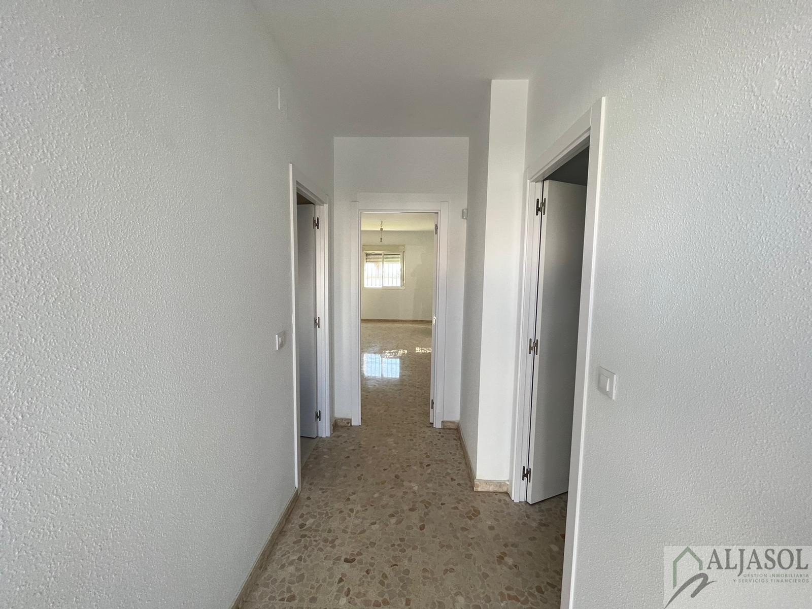 For sale of house in Salteras