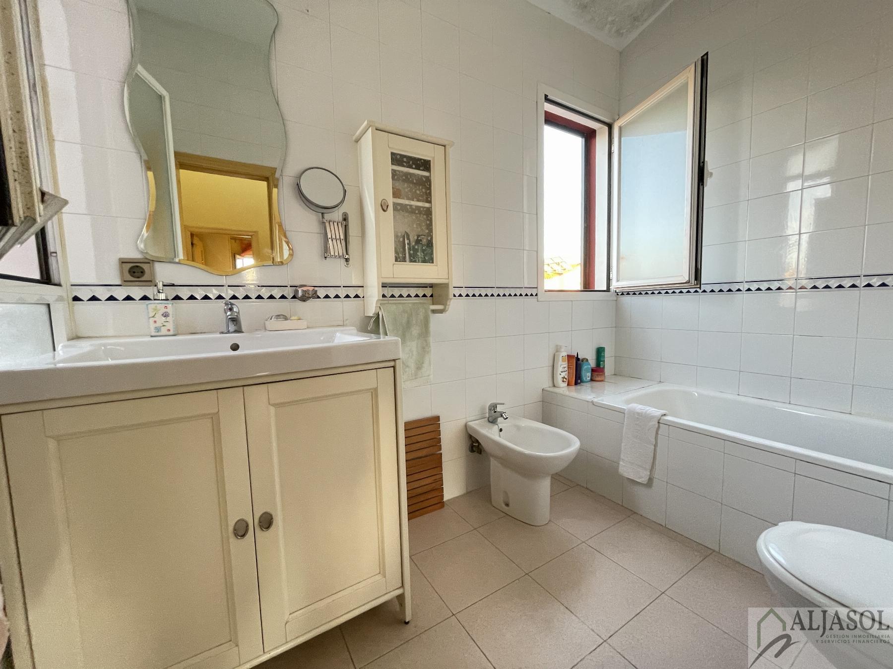 For sale of house in Valencina de la Concepción