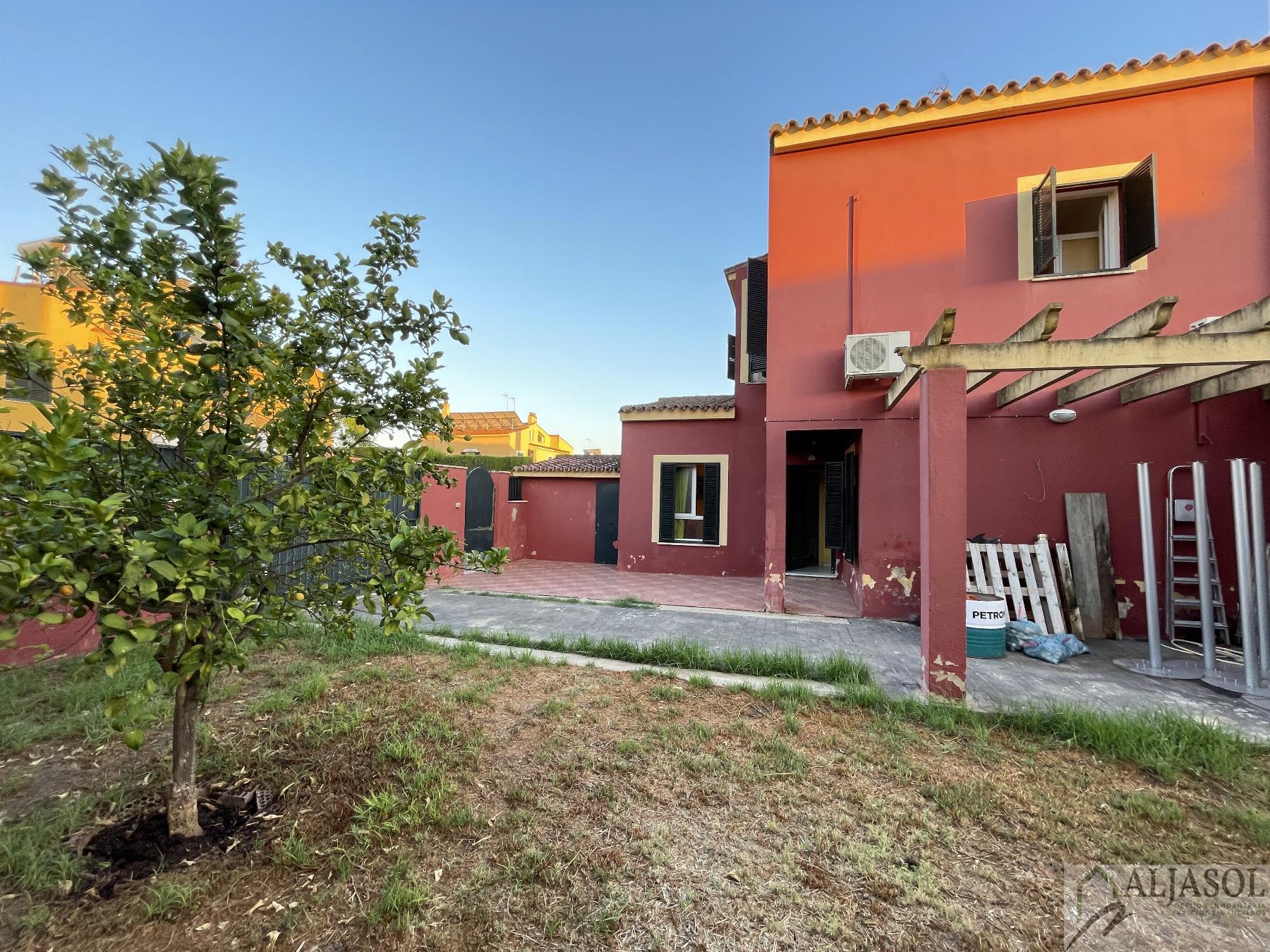 For sale of house in Valencina de la Concepción