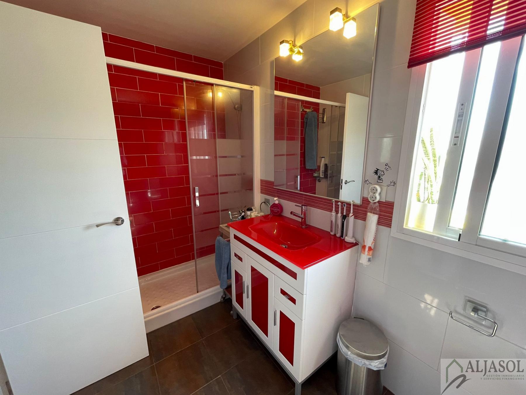For sale of house in Bormujos