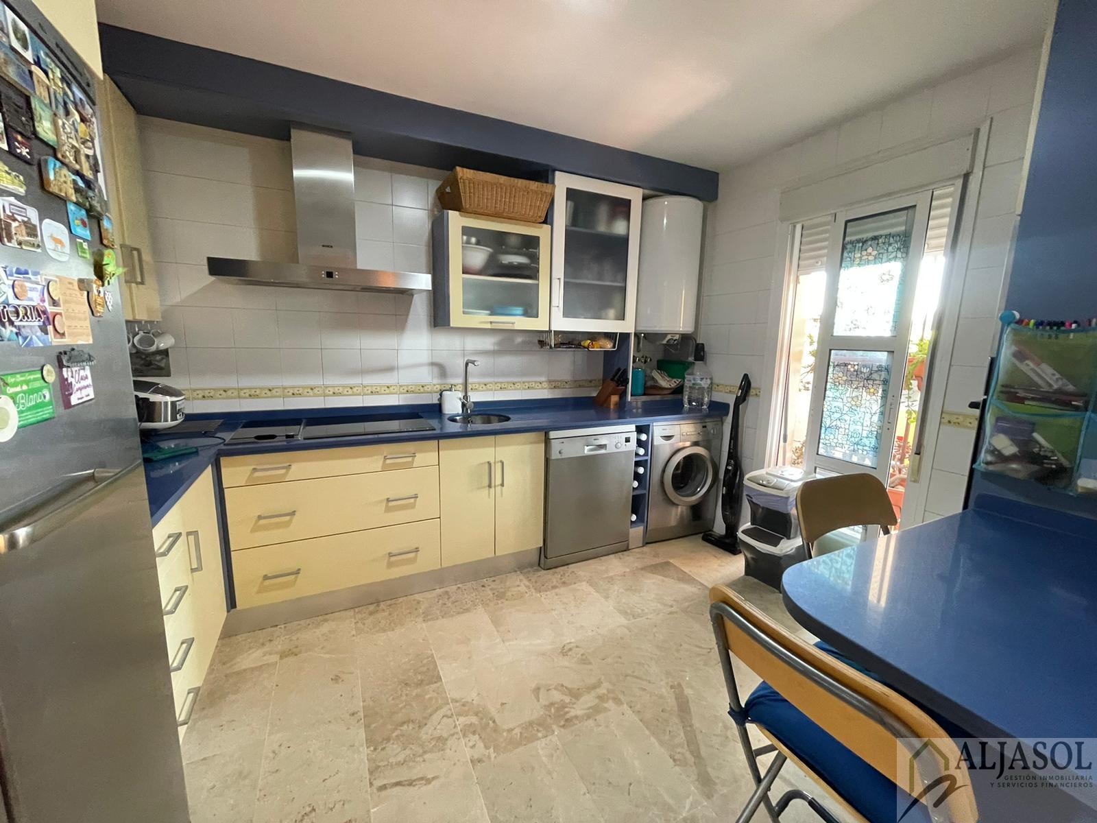 For sale of house in Bormujos