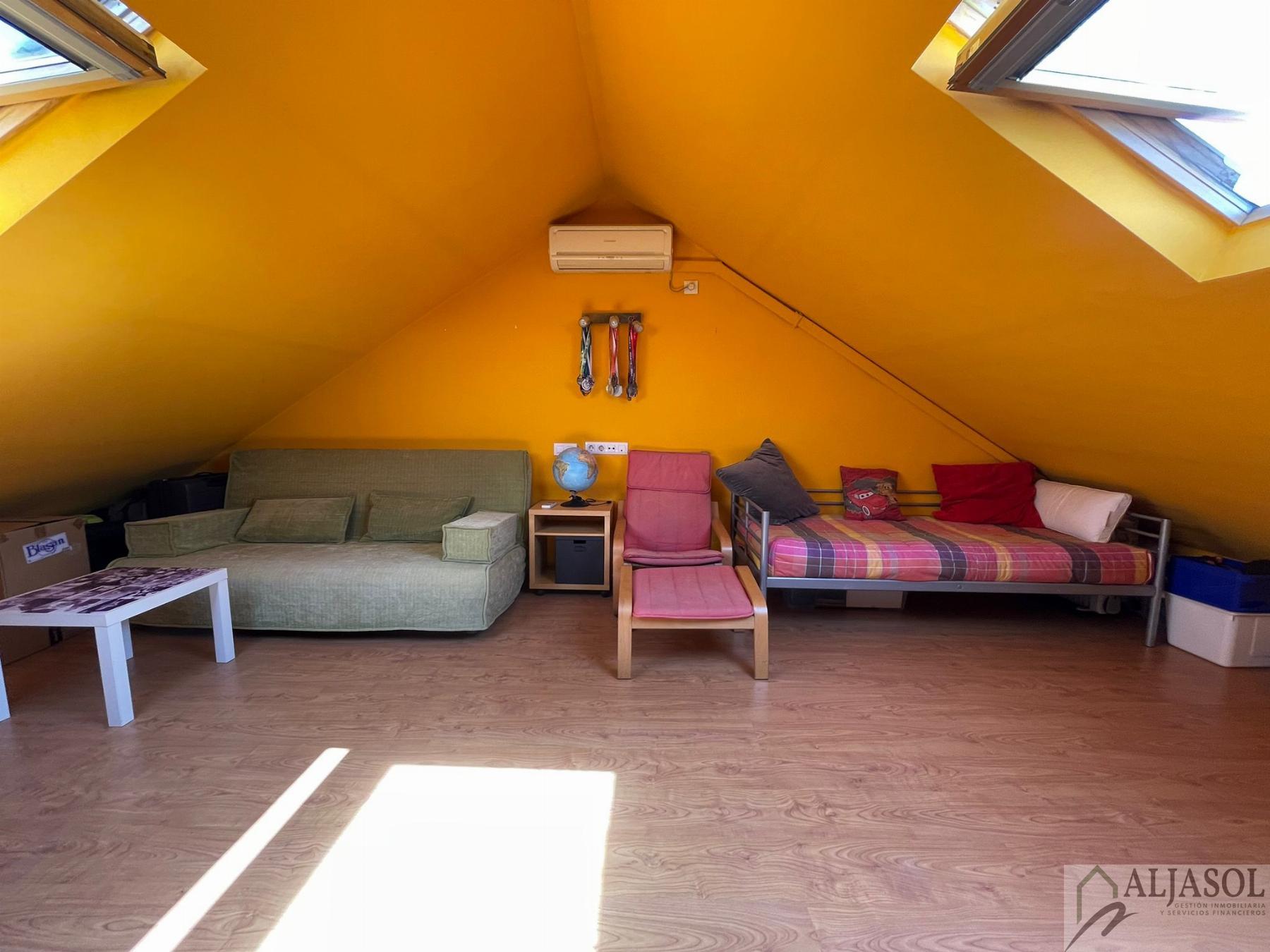 For sale of house in Bormujos