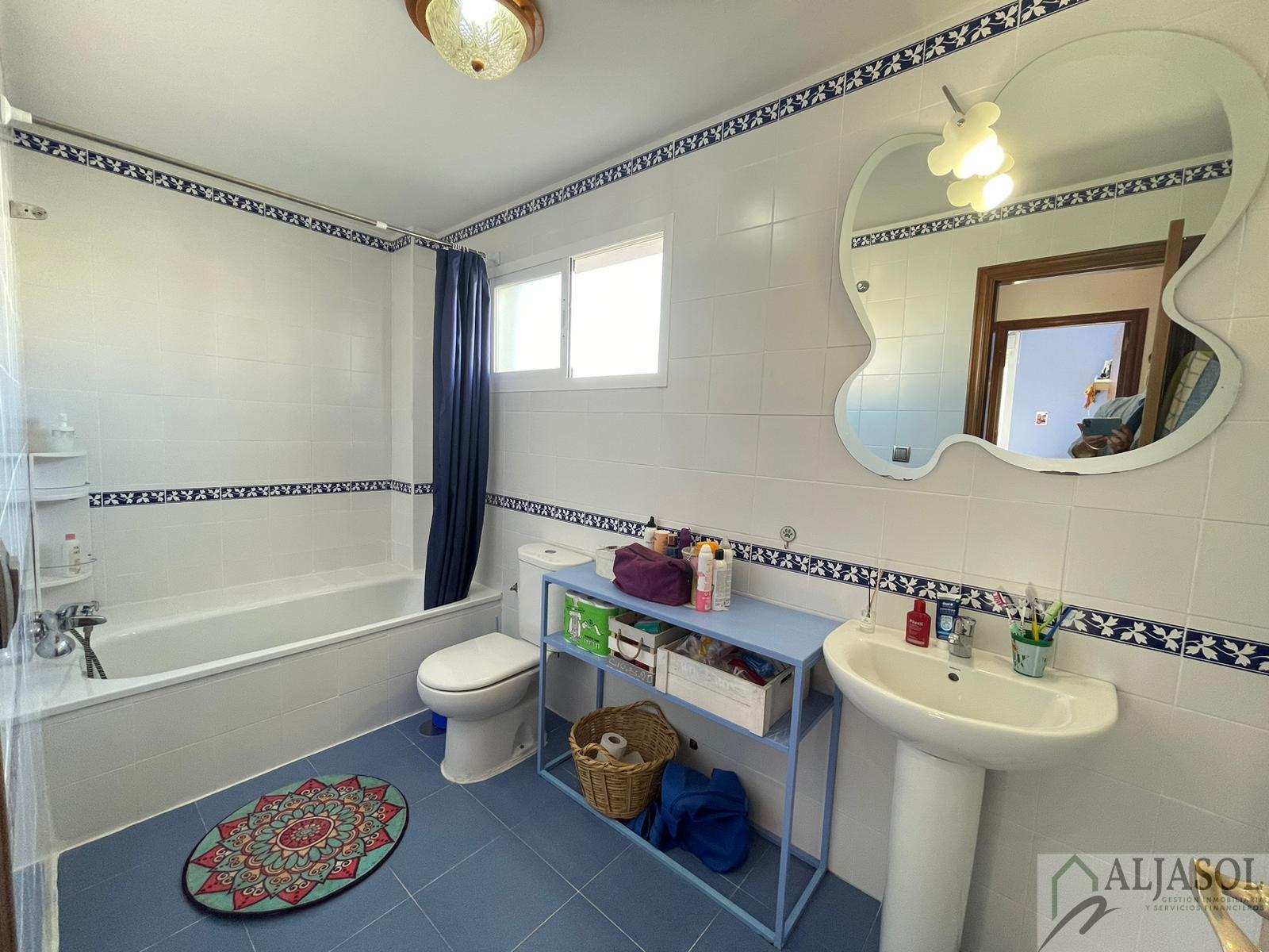 For sale of house in Bollullos de la Mitación