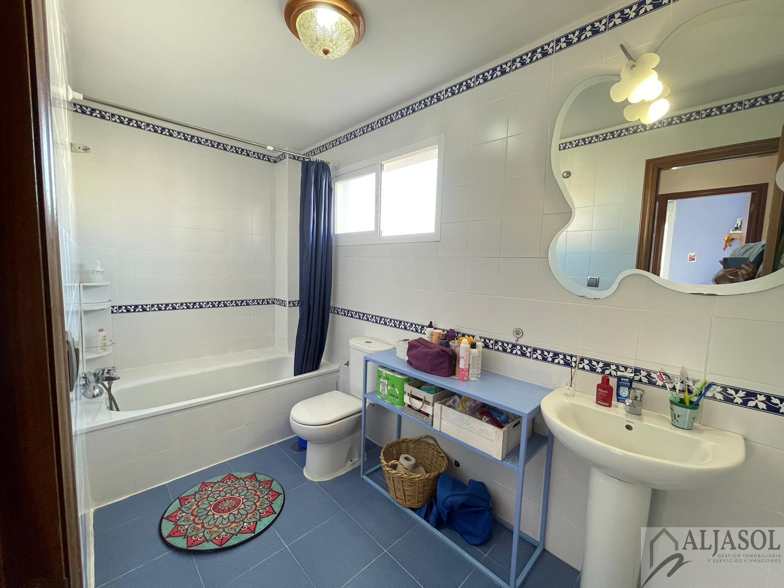 For sale of house in Bollullos de la Mitación