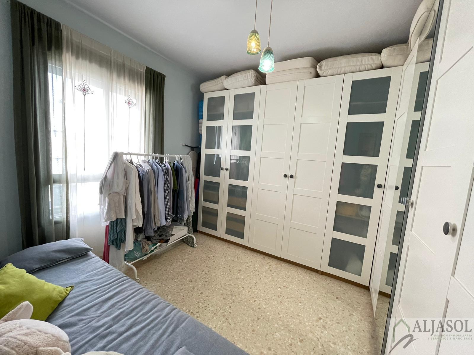 For sale of house in Villanueva del Ariscal