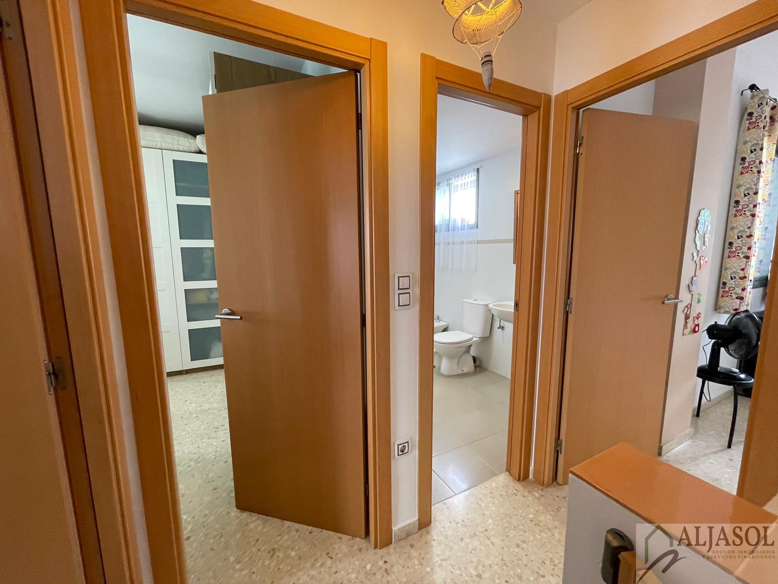 For sale of house in Villanueva del Ariscal