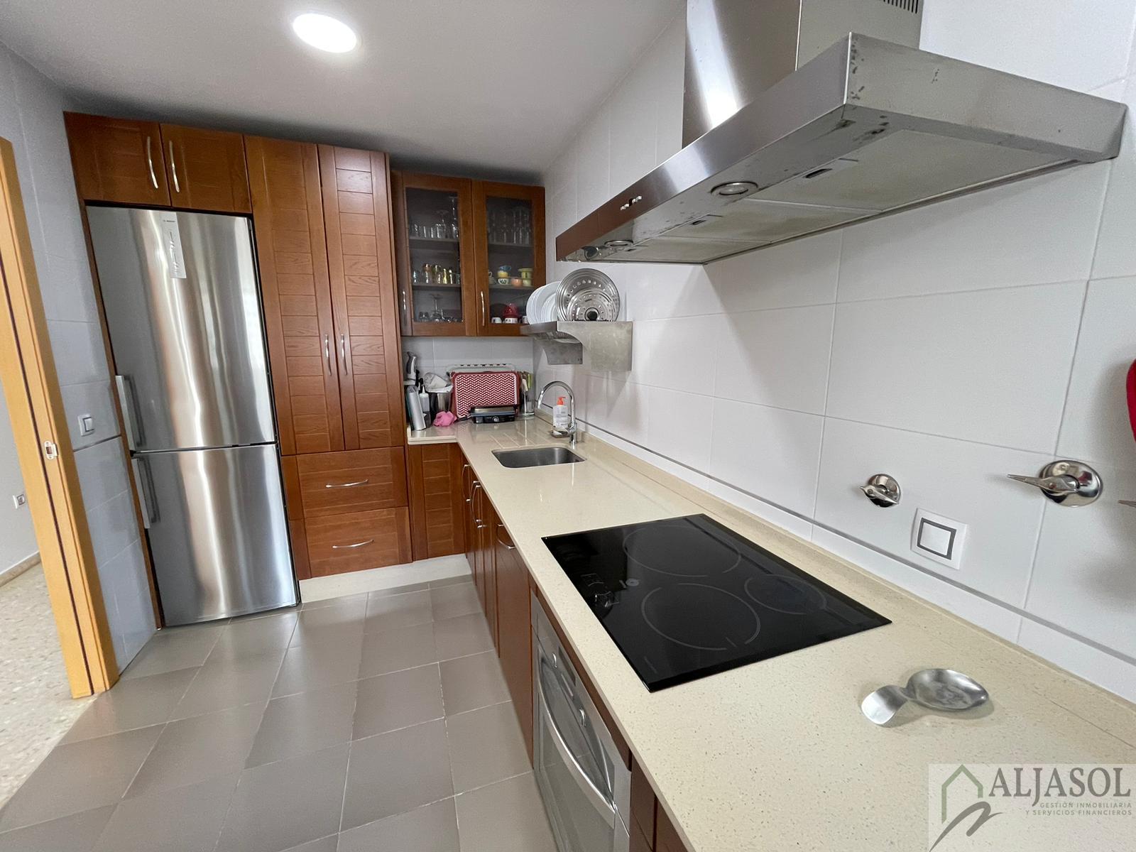 For sale of house in Villanueva del Ariscal