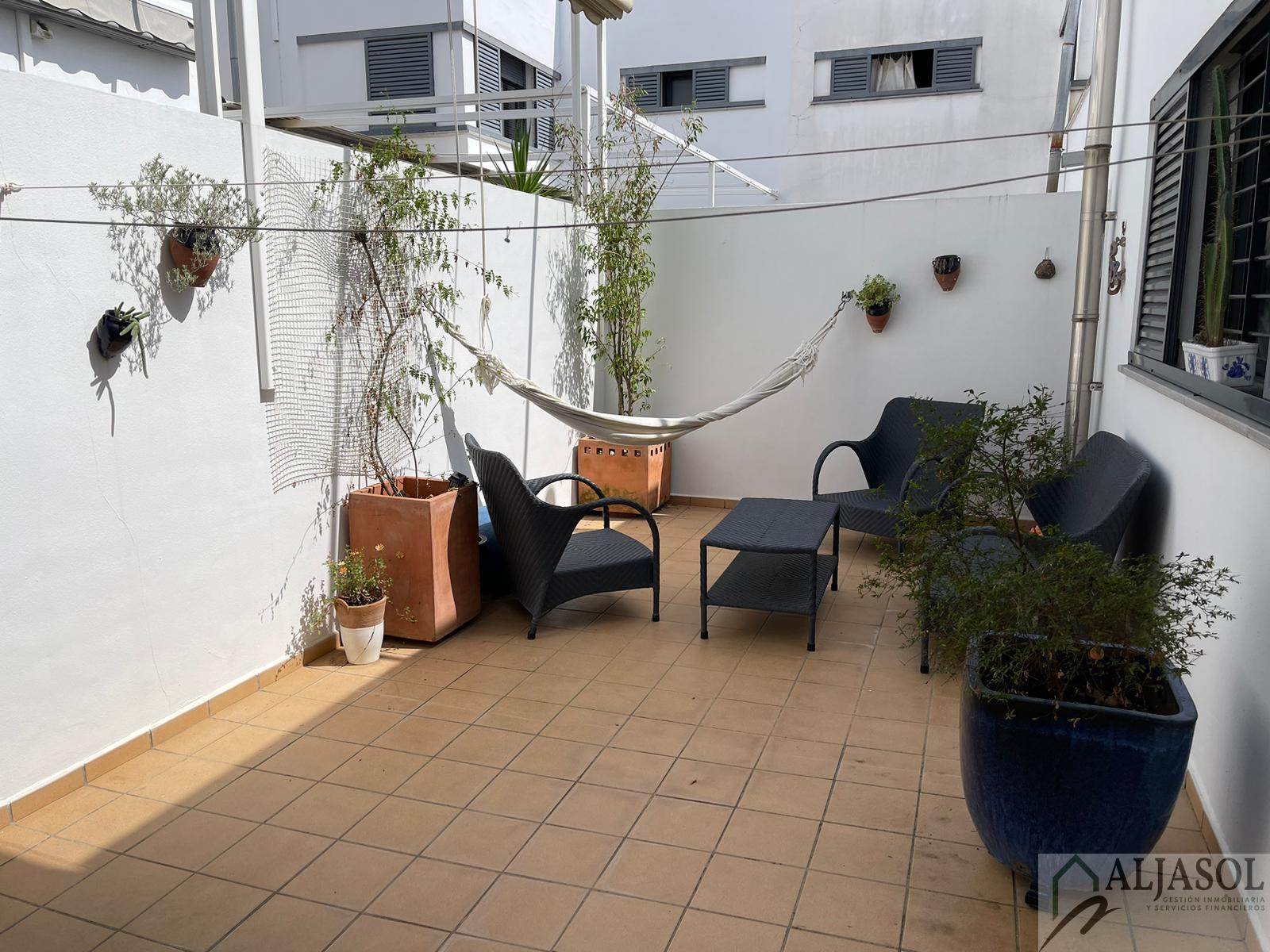 For sale of house in Villanueva del Ariscal
