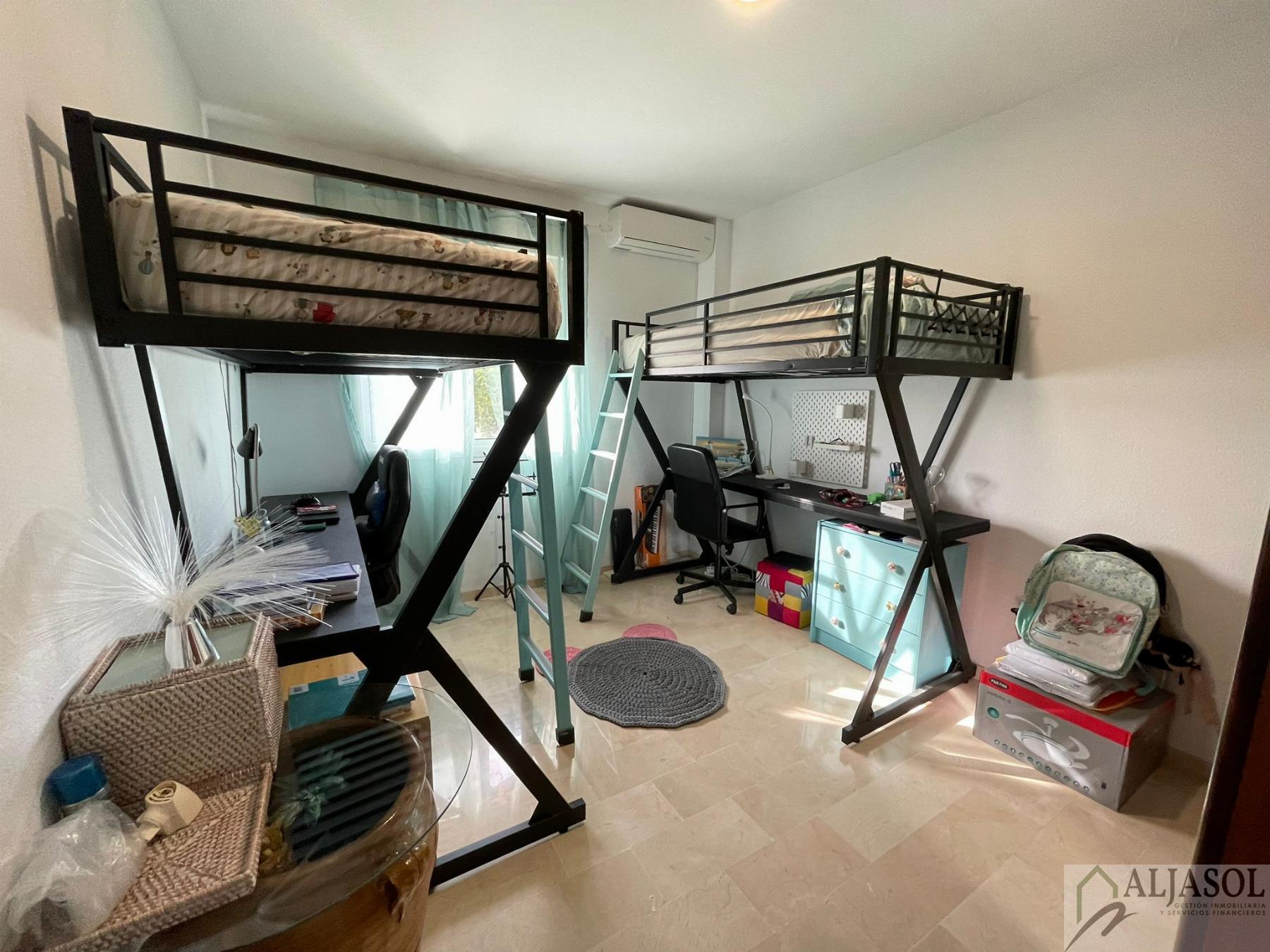 For sale of flat in Camas