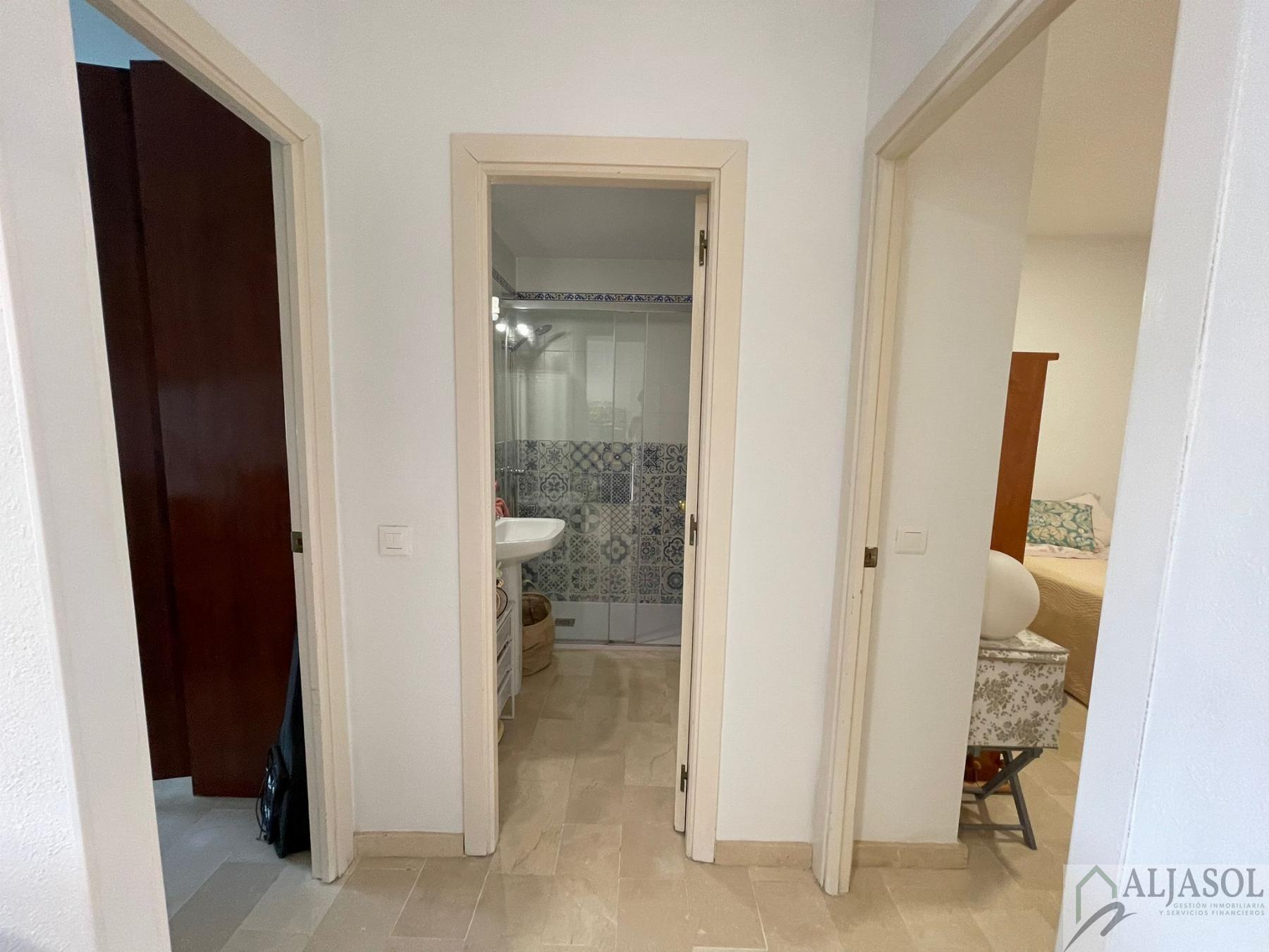 For sale of flat in Camas