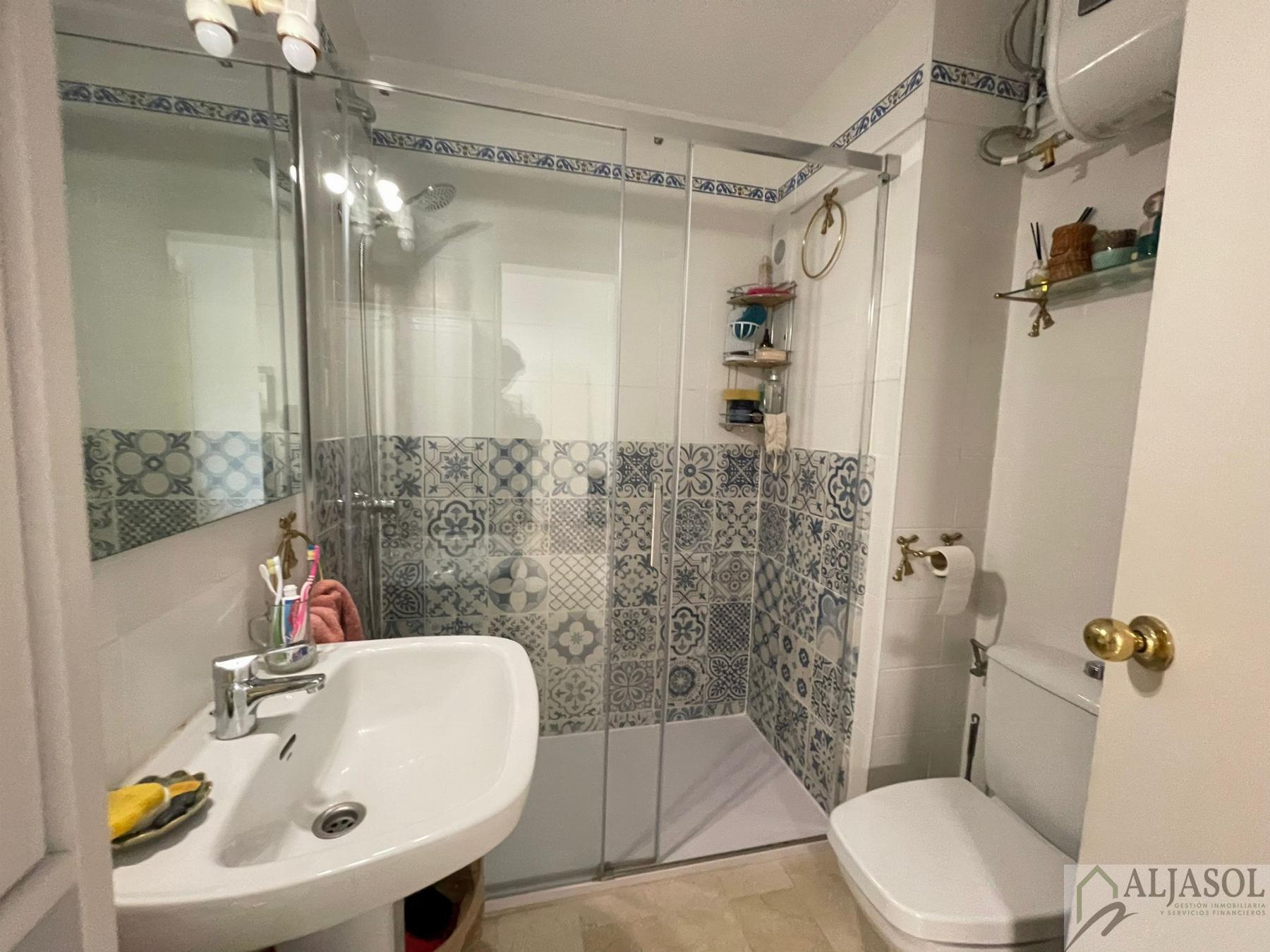 For sale of flat in Camas