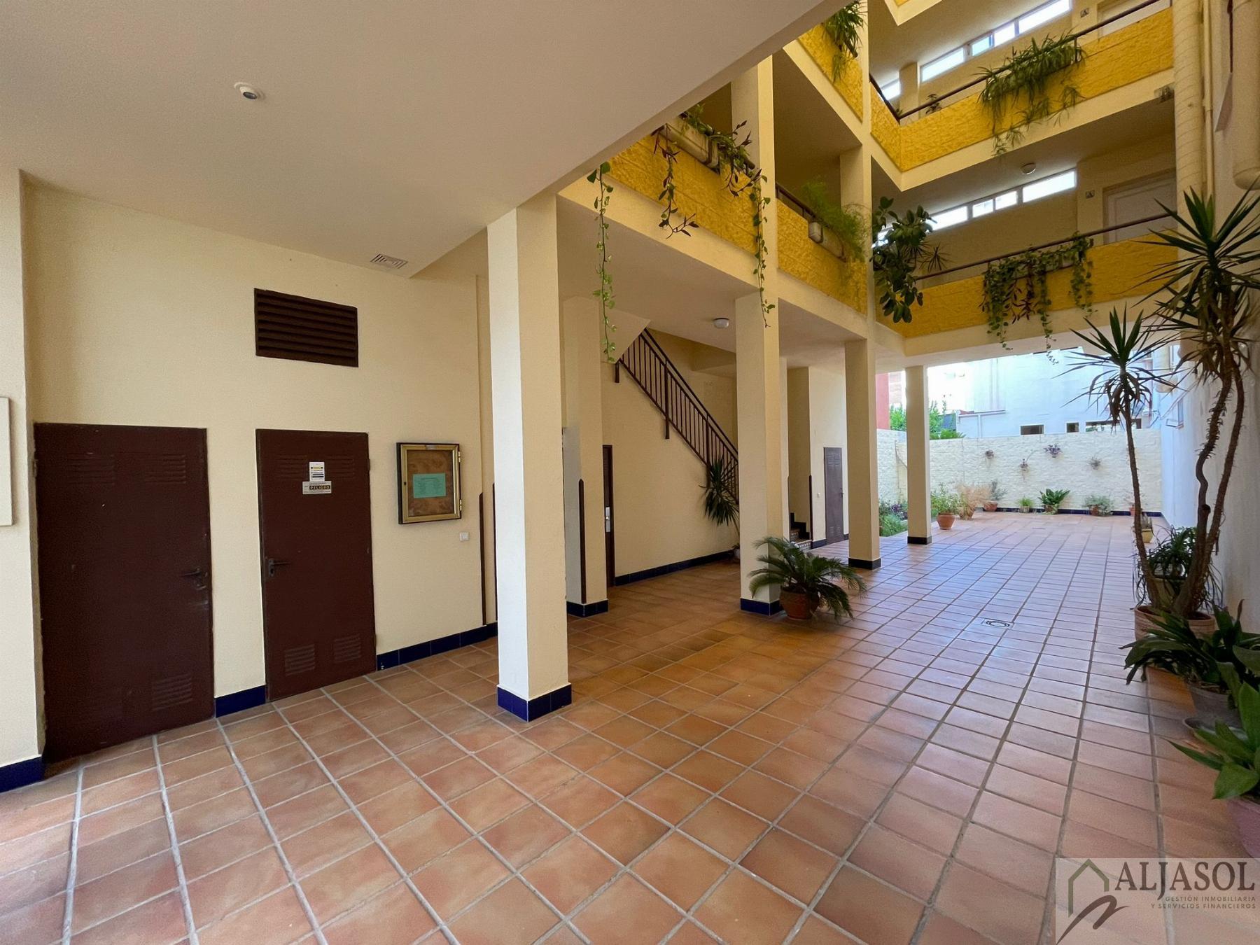 For sale of flat in Camas