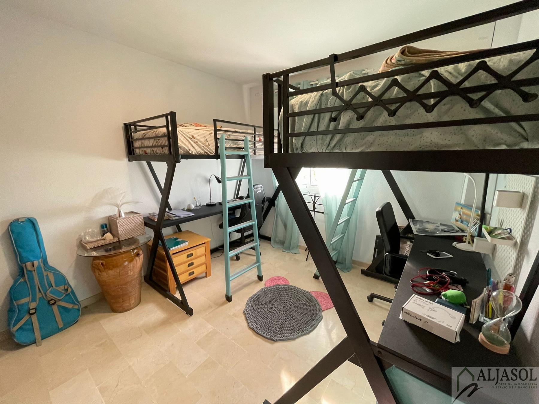 For sale of flat in Camas