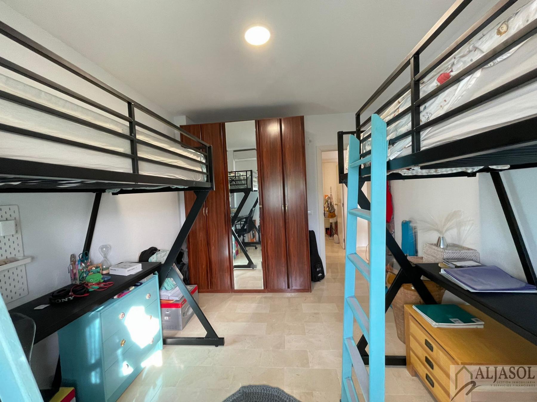 For sale of flat in Camas