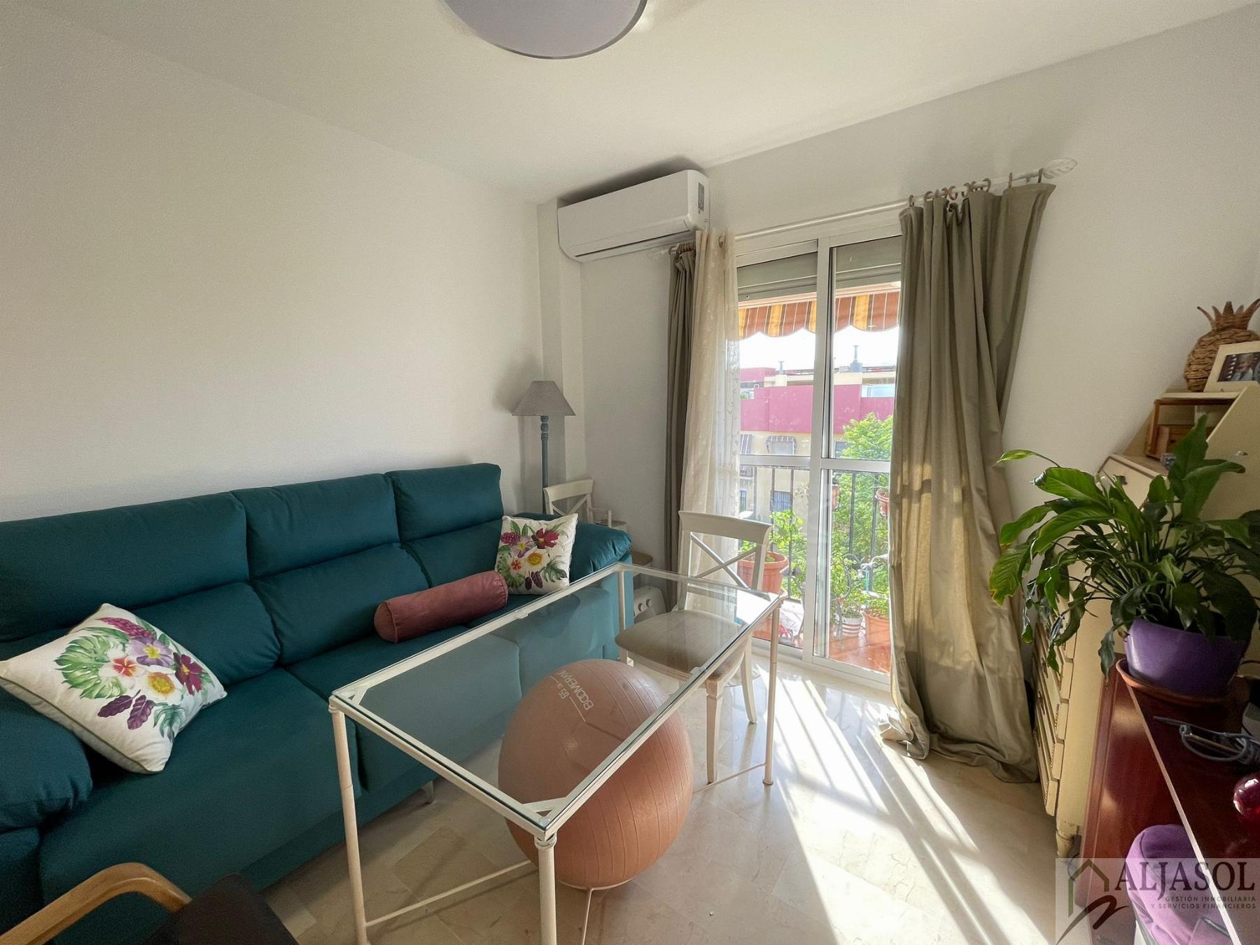 For sale of flat in Camas