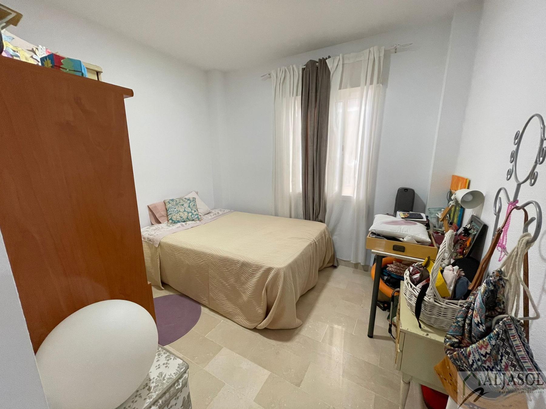 For sale of flat in Camas