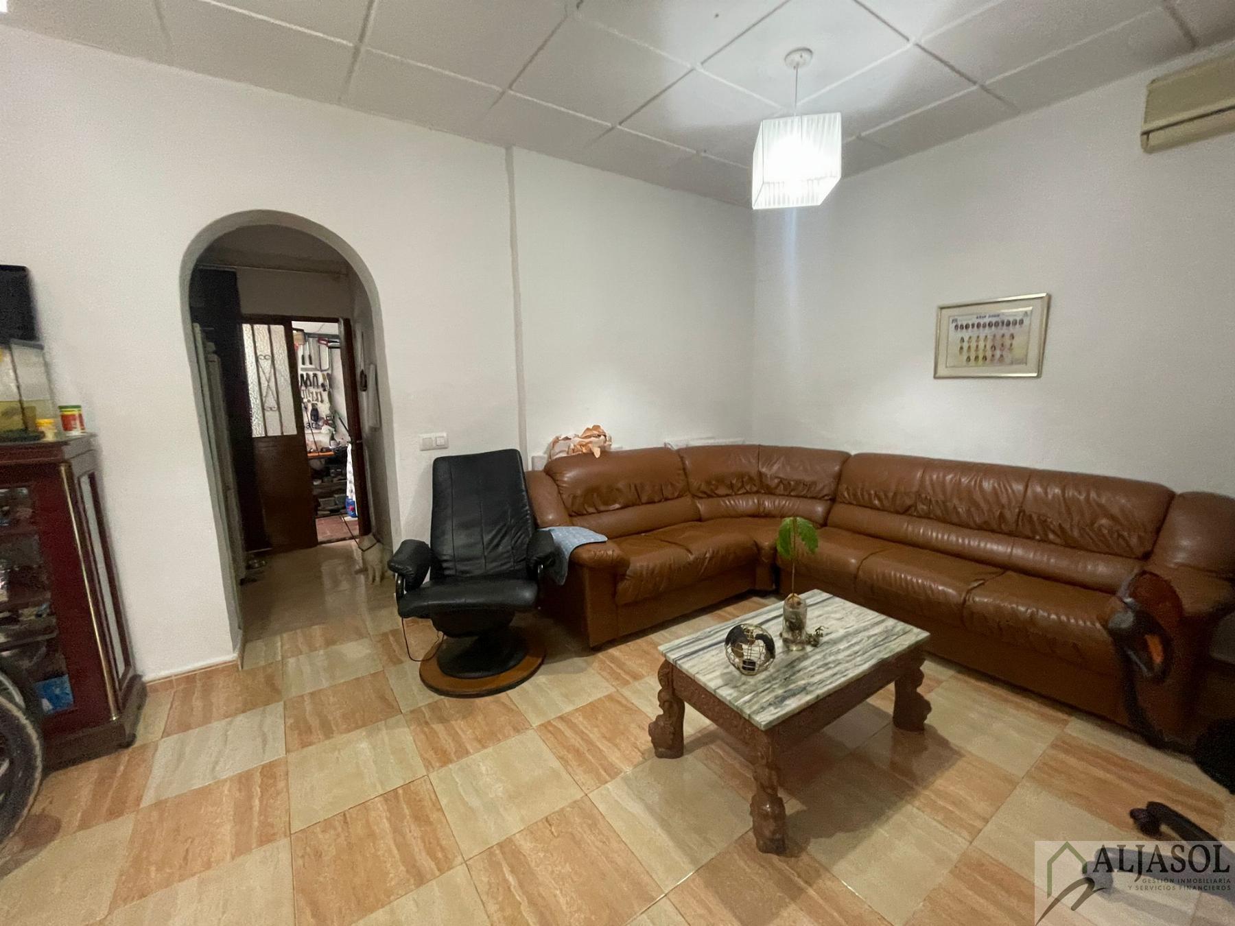 For sale of house in Umbrete