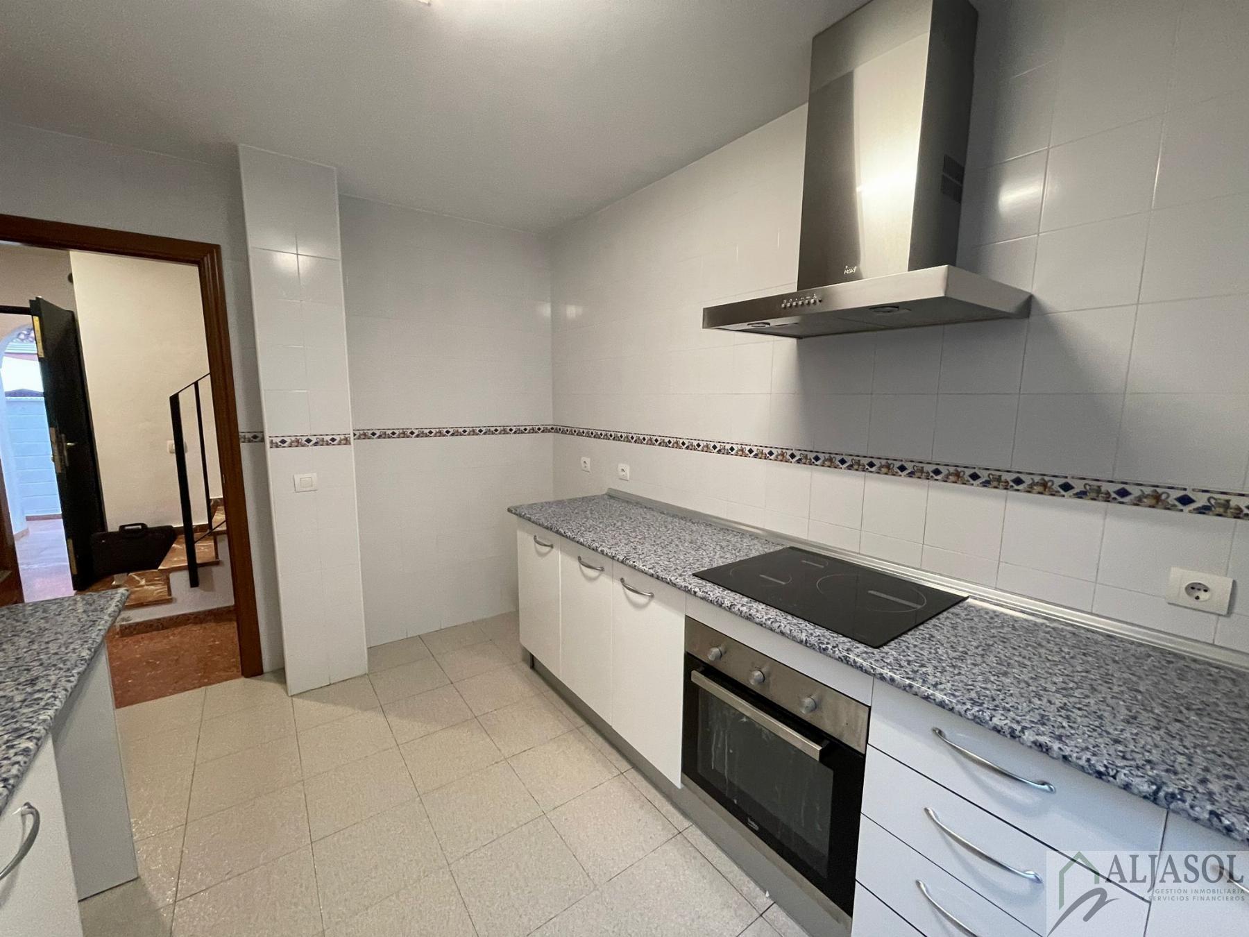 For sale of house in Umbrete