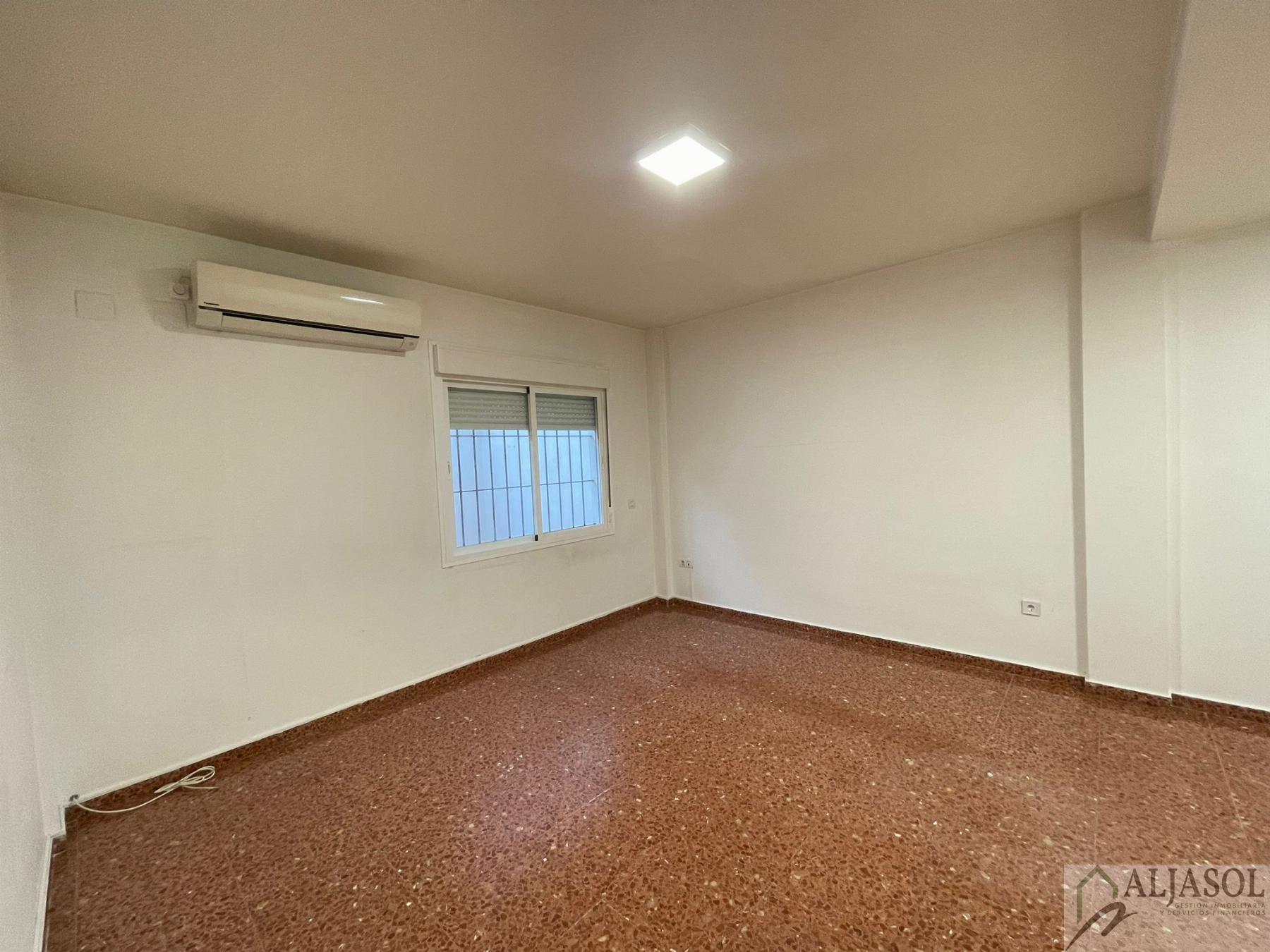 For sale of house in Umbrete