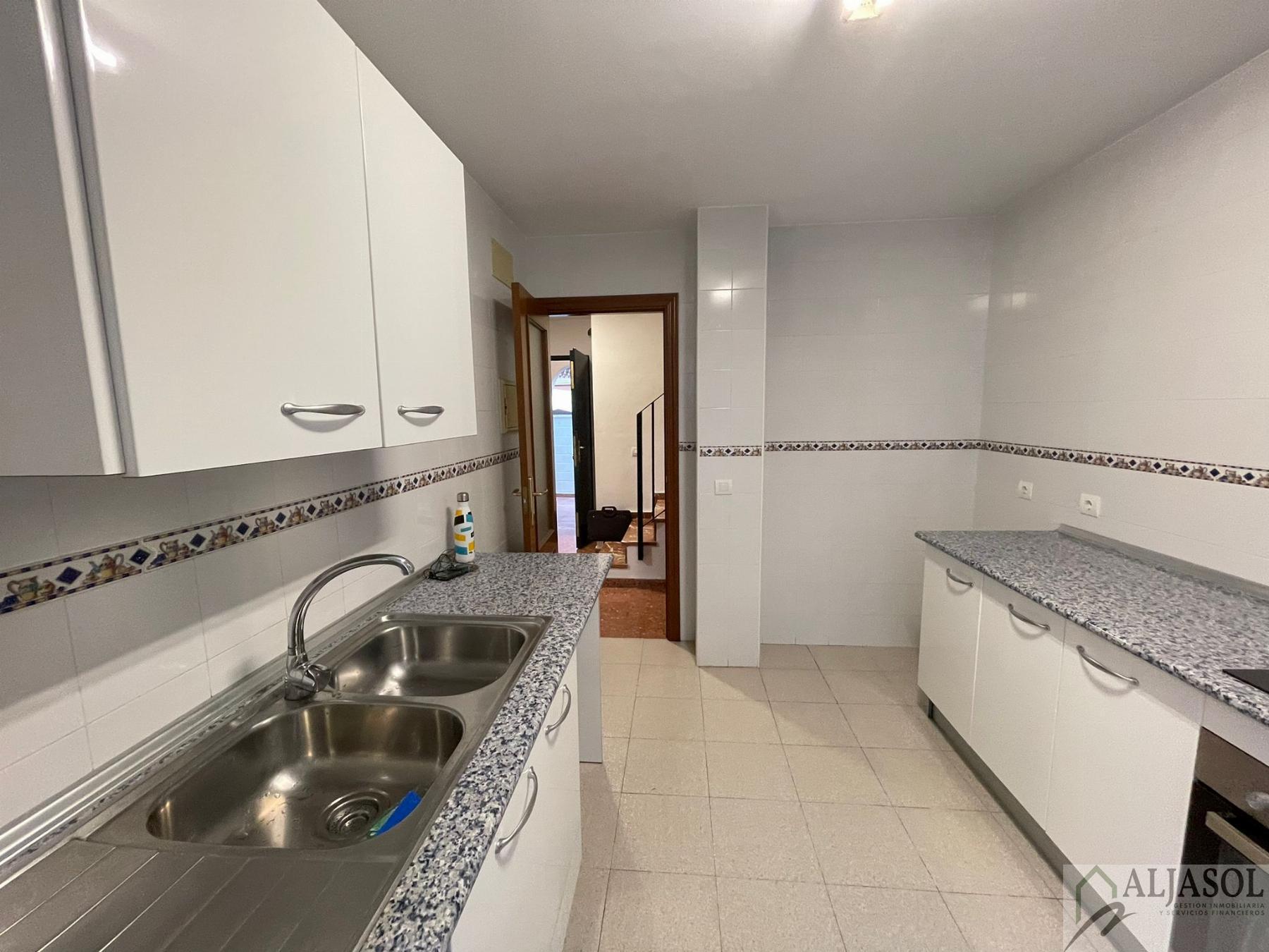 For sale of house in Umbrete
