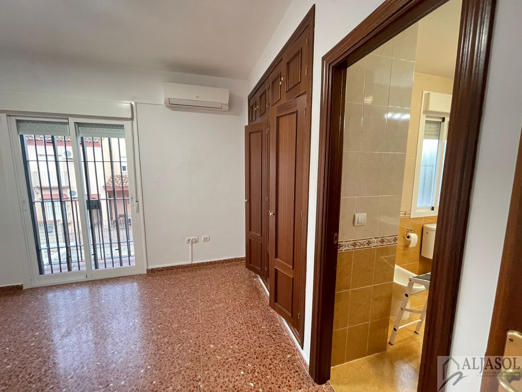 For sale of house in Umbrete