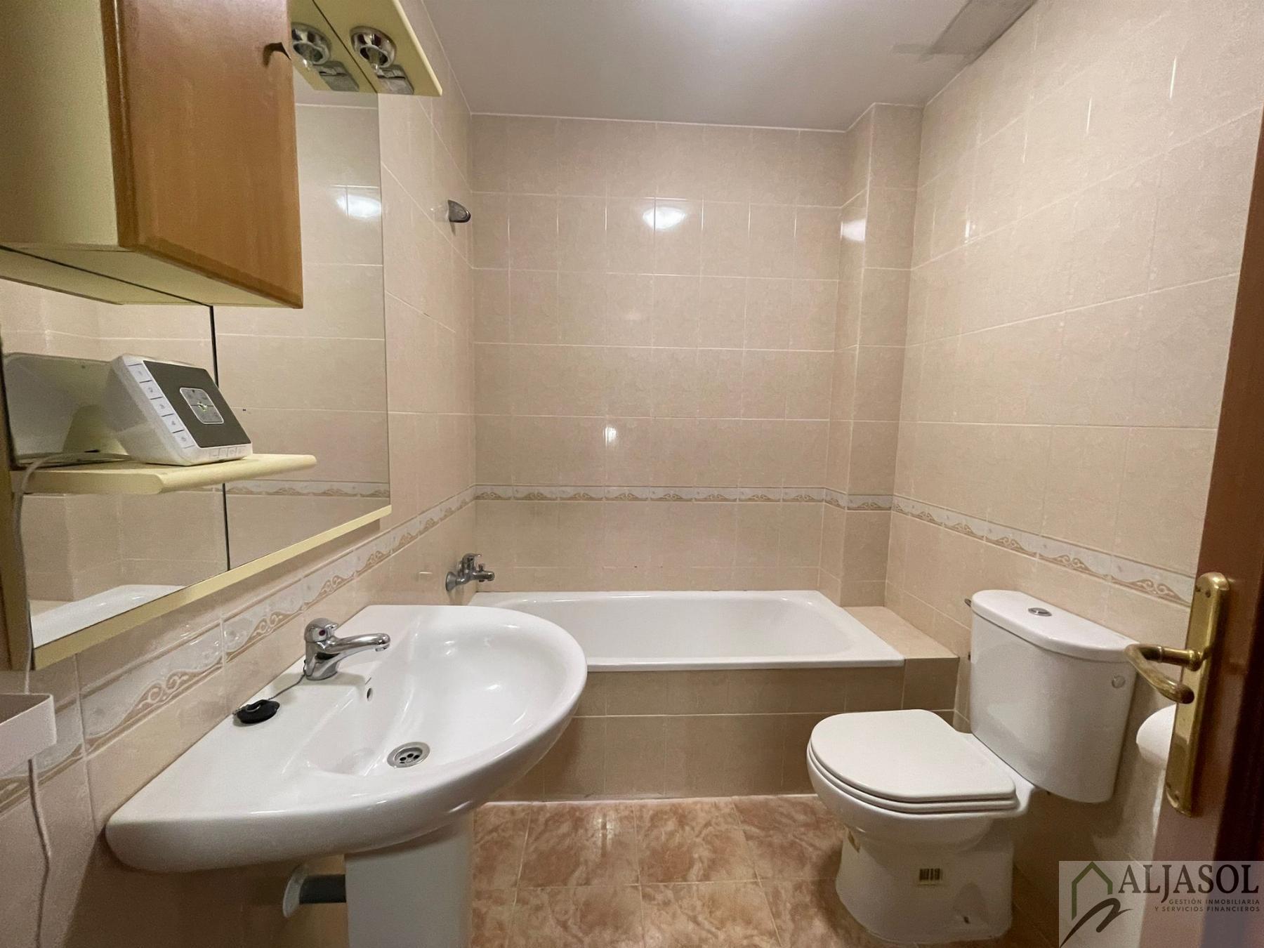 For sale of house in Umbrete