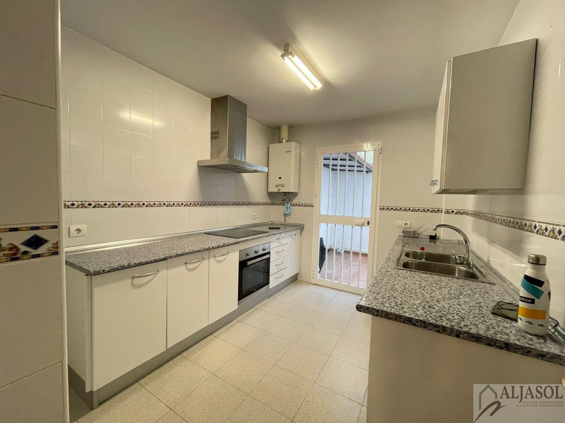 For sale of house in Umbrete