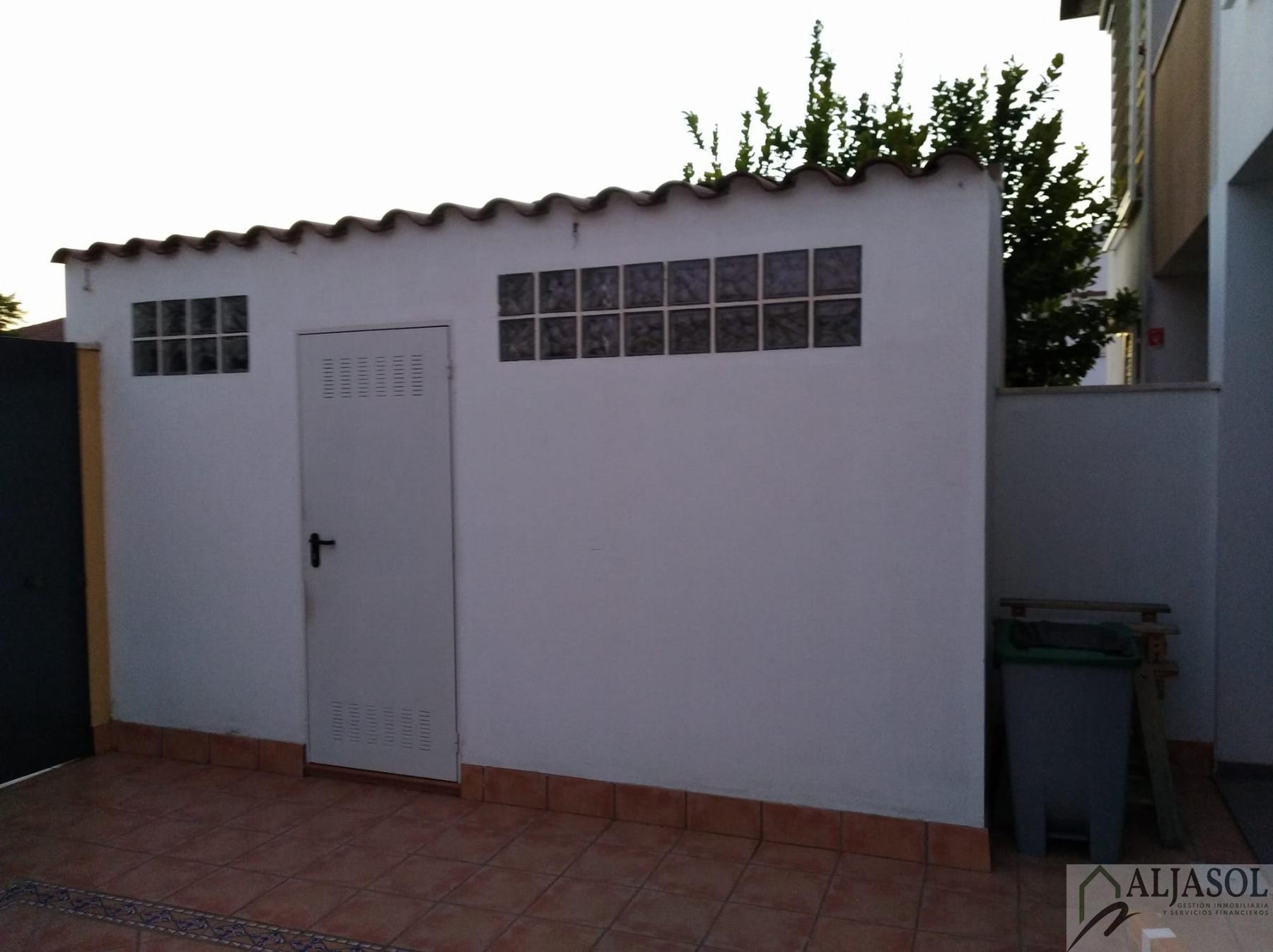 For sale of house in Umbrete
