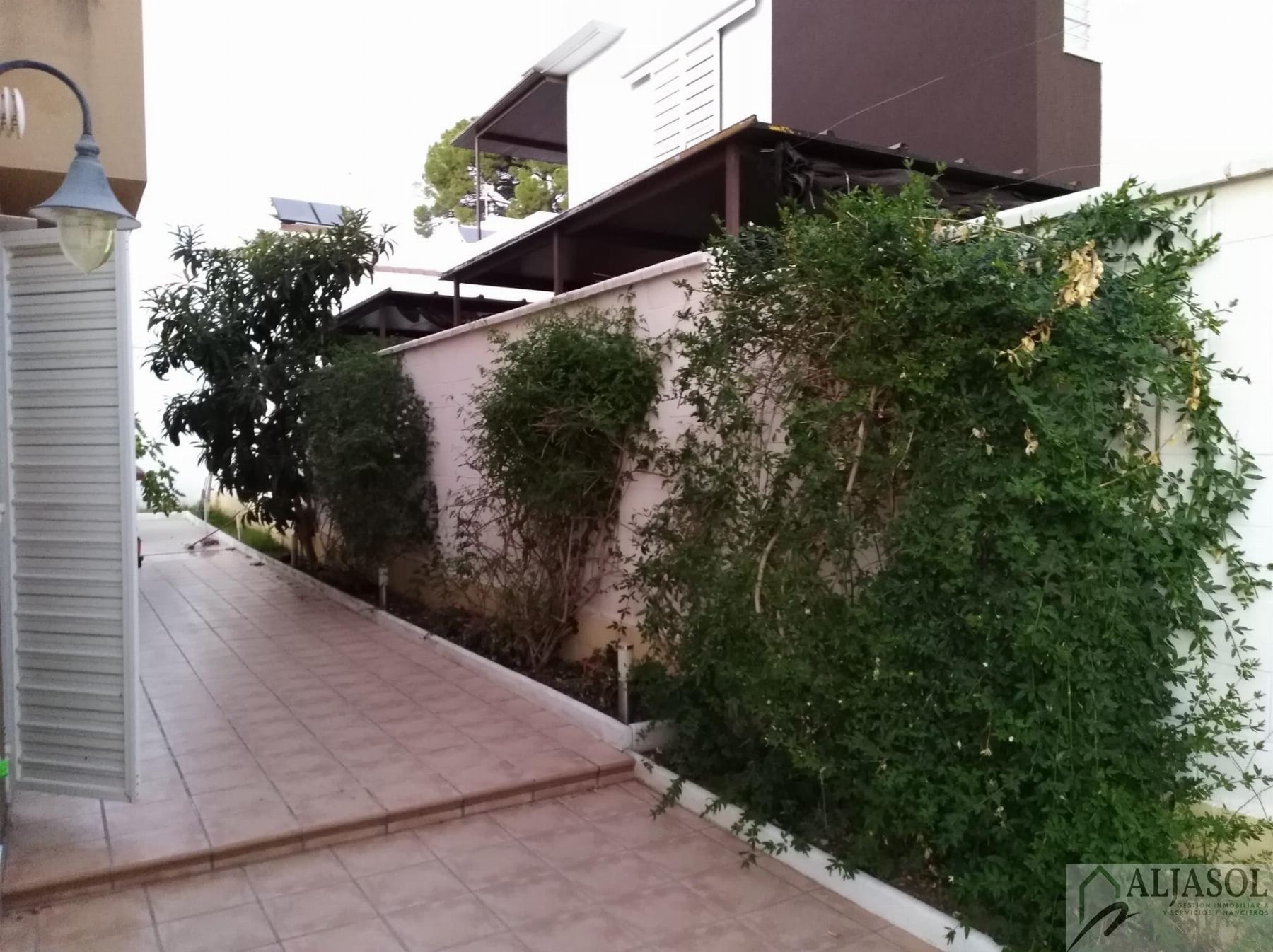 For sale of house in Umbrete