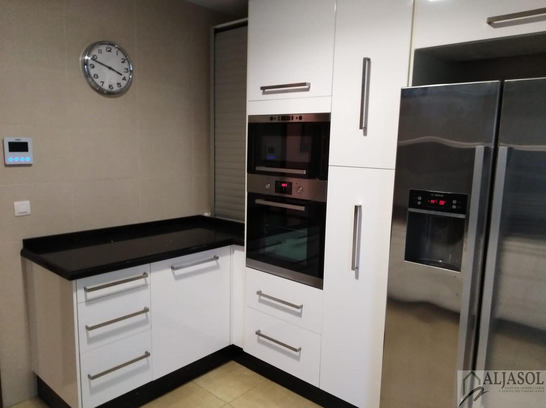 For sale of house in Umbrete