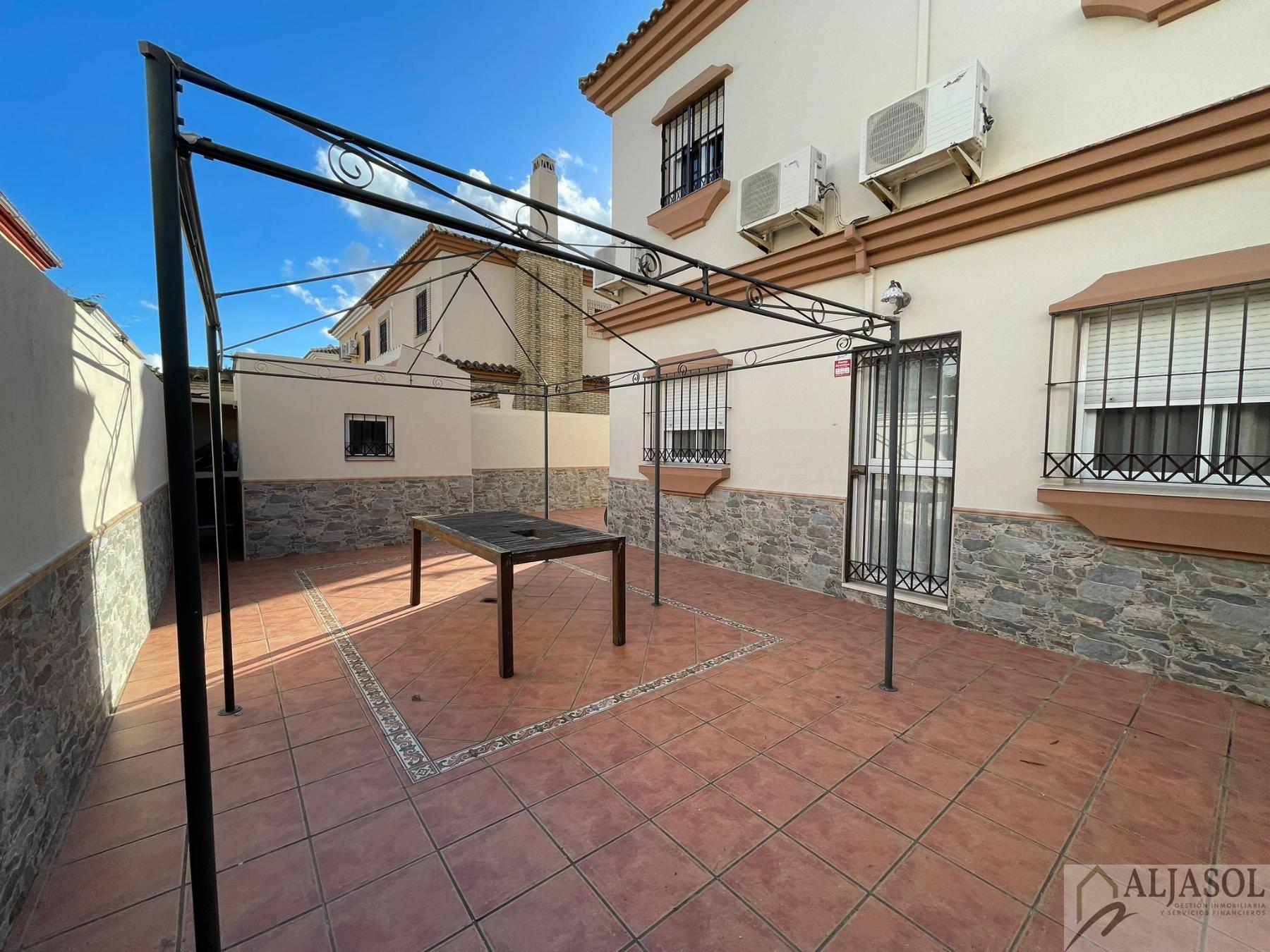 For sale of chalet in Gelves