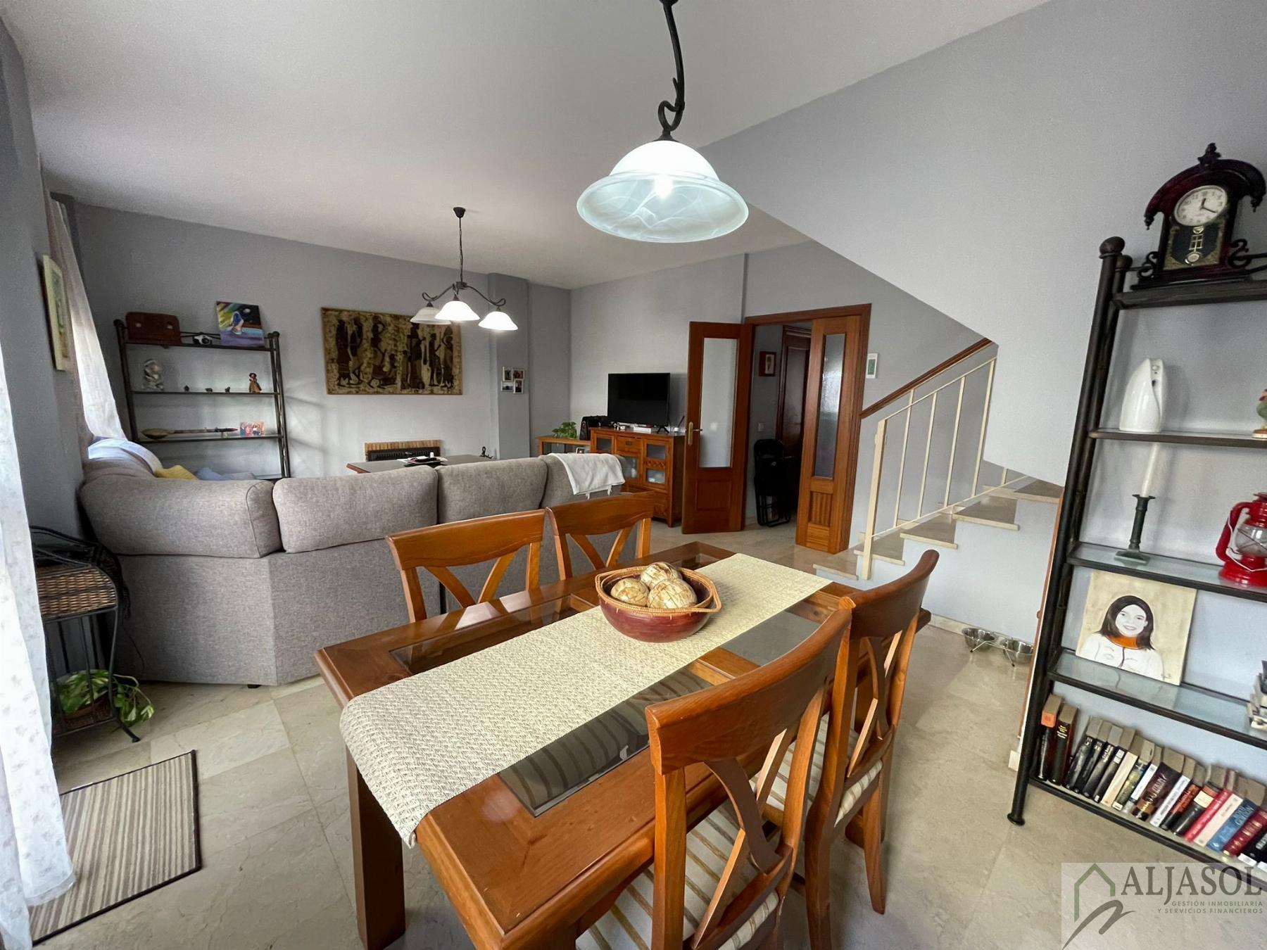 For sale of chalet in Gelves