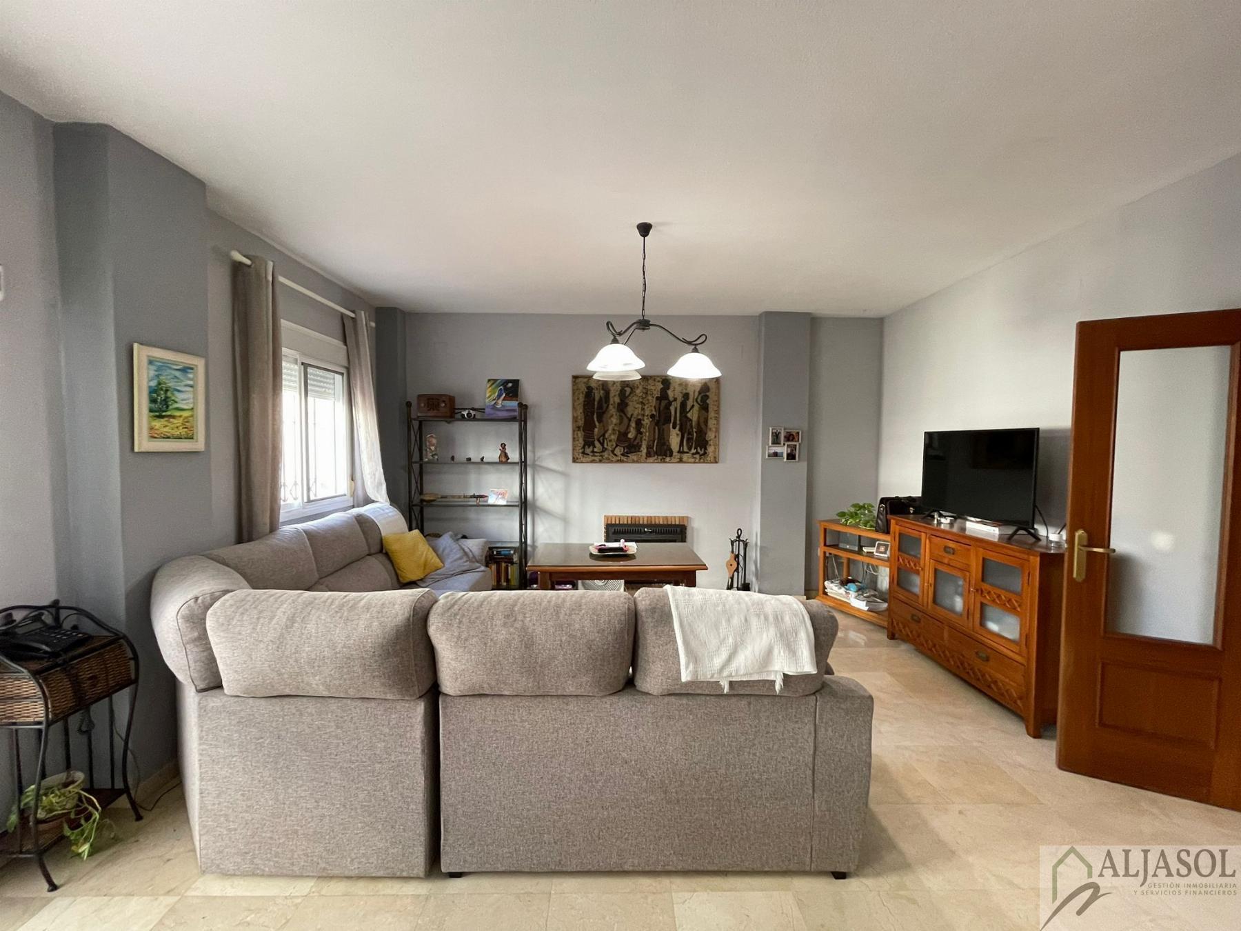 For sale of chalet in Gelves