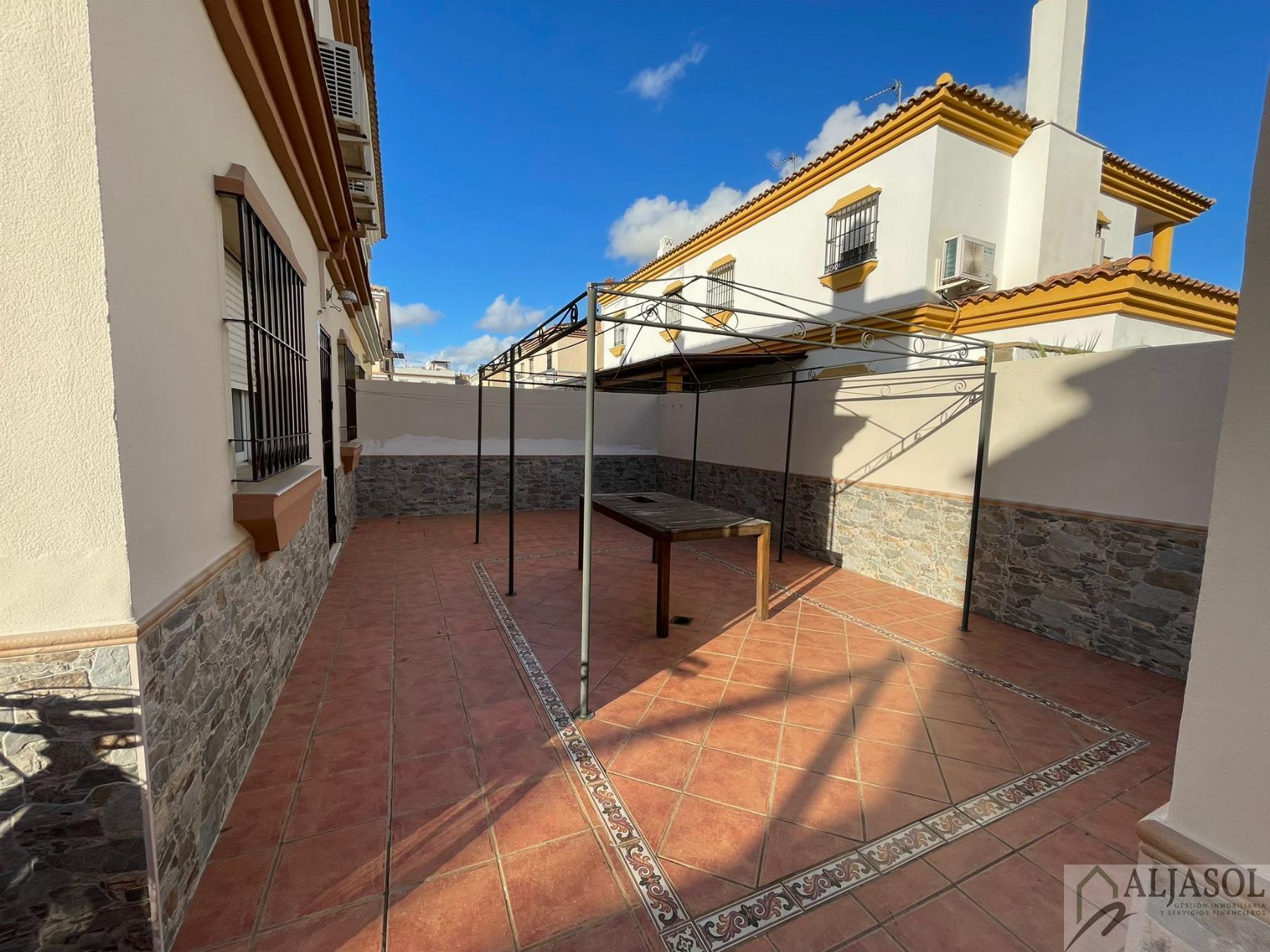 For sale of chalet in Gelves