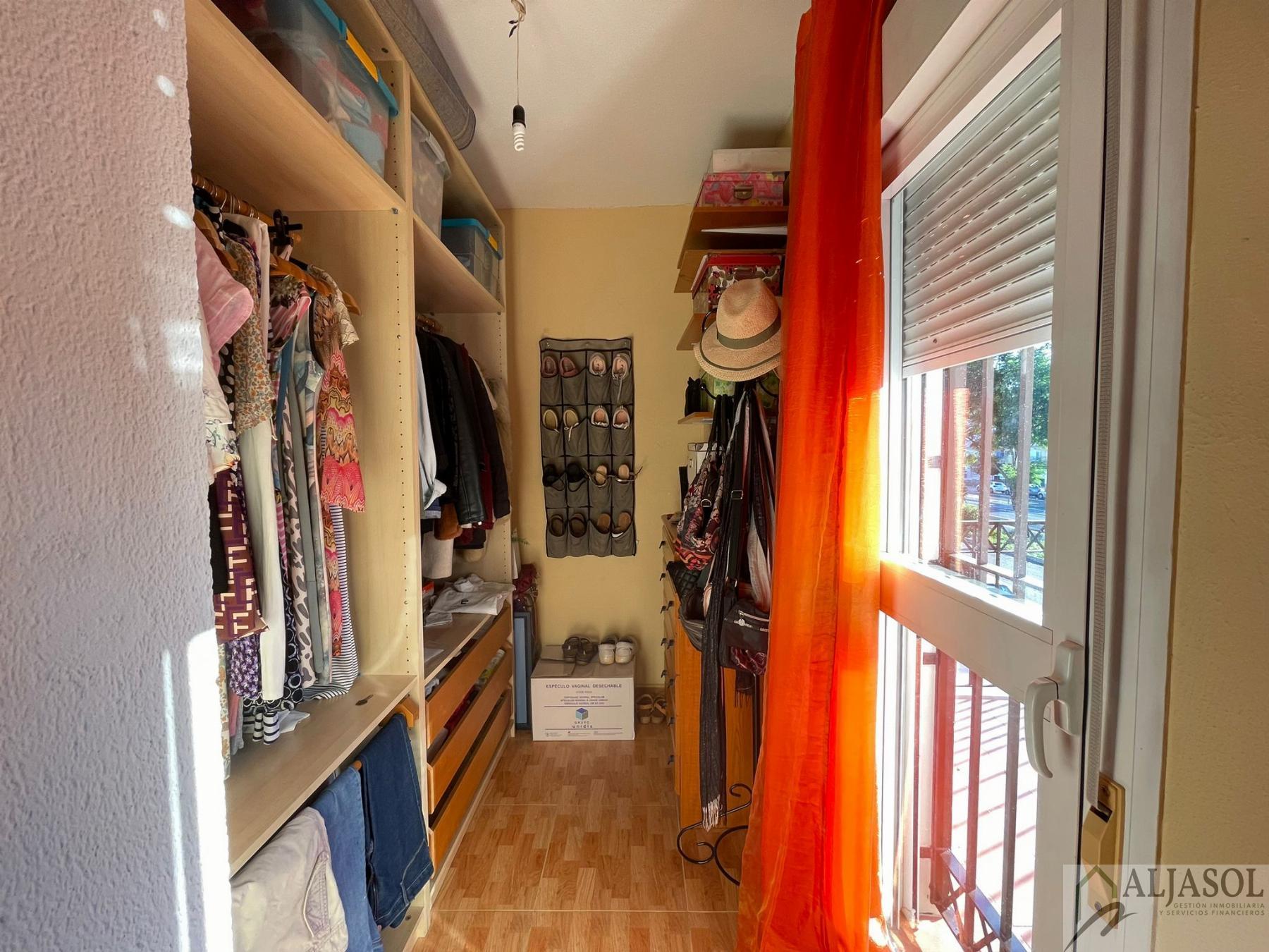 For sale of chalet in Gelves
