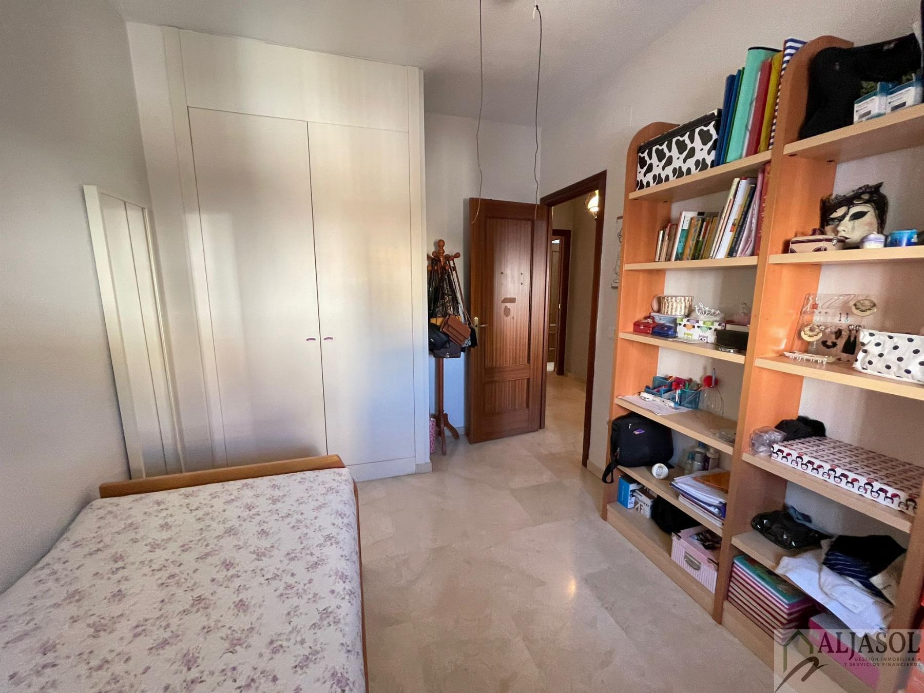 For sale of chalet in Gelves
