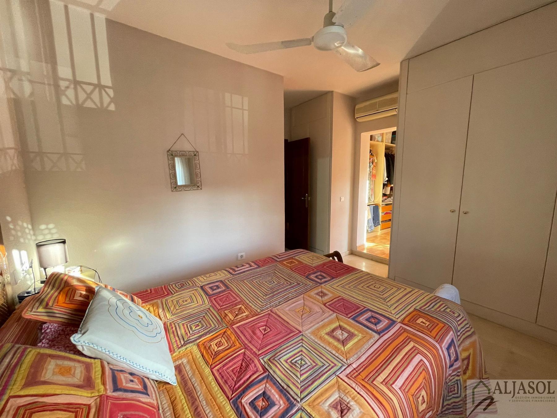 For sale of chalet in Gelves