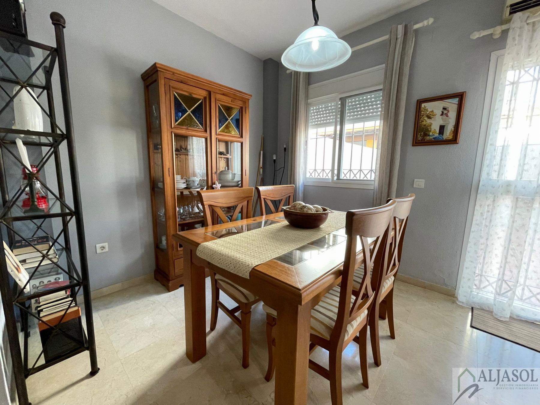 For sale of chalet in Gelves